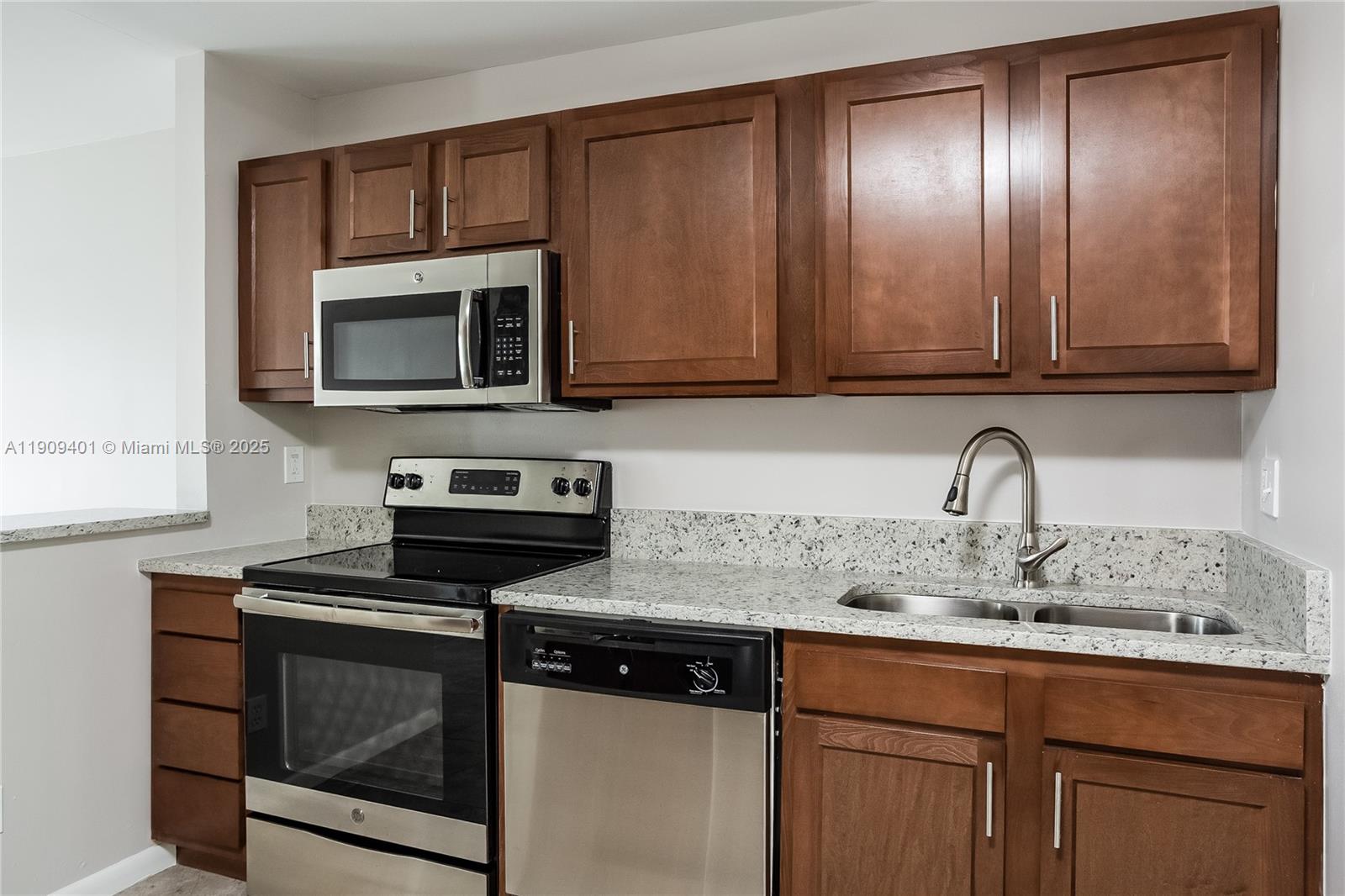 FISHERMANS VLG - Residential Lease