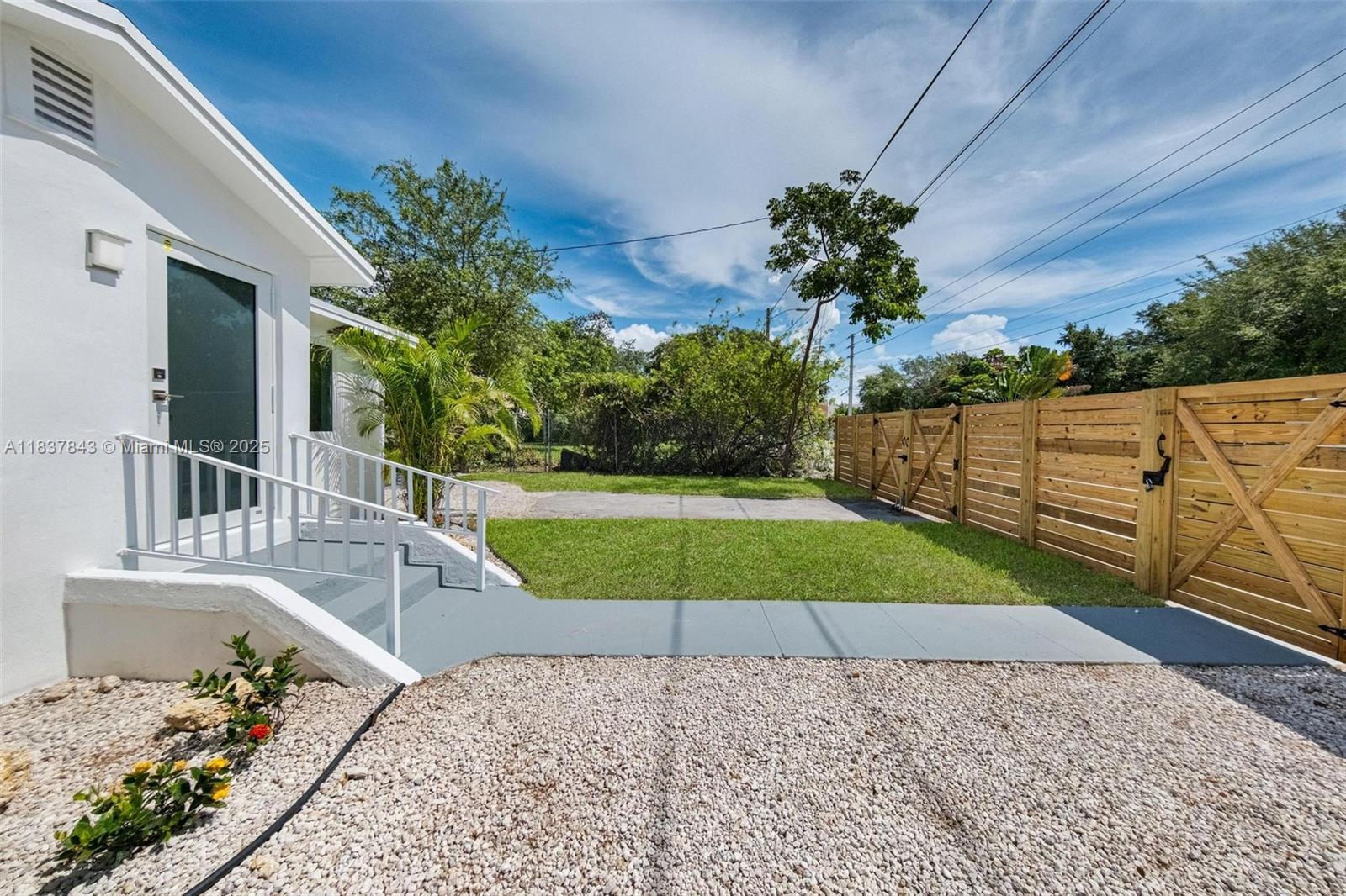 BUENA VISTA GARDENS EXTEN - Residential