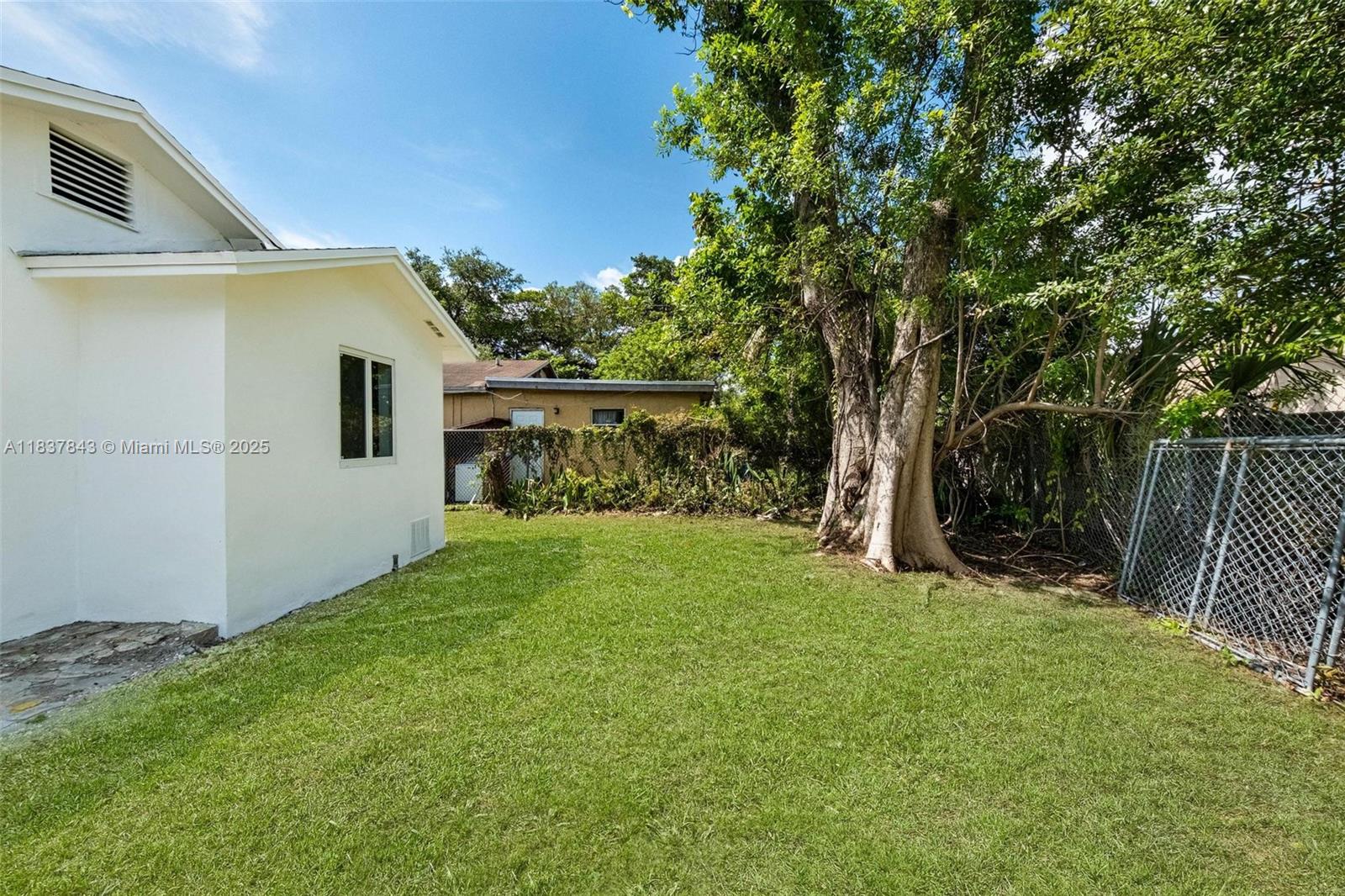 BUENA VISTA GARDENS EXTEN - Residential