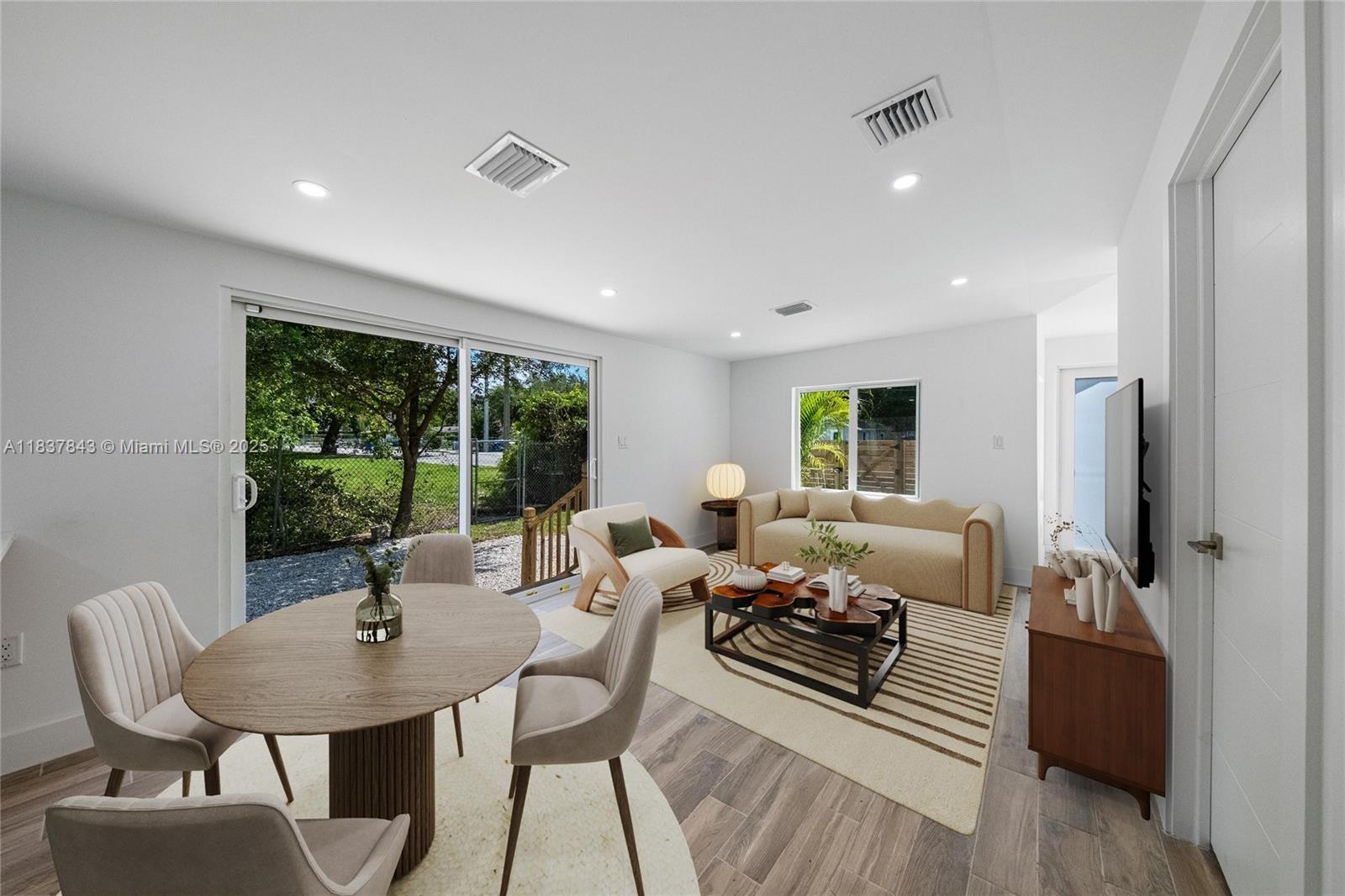 5900 NW 5th Ct