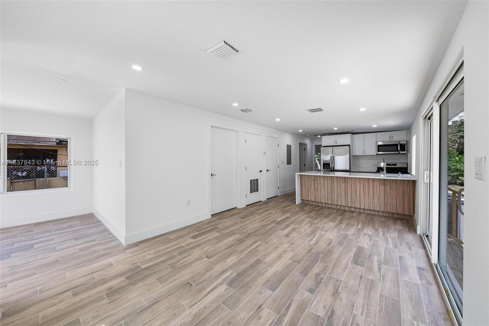 BUENA VISTA GARDENS EXTEN - Residential