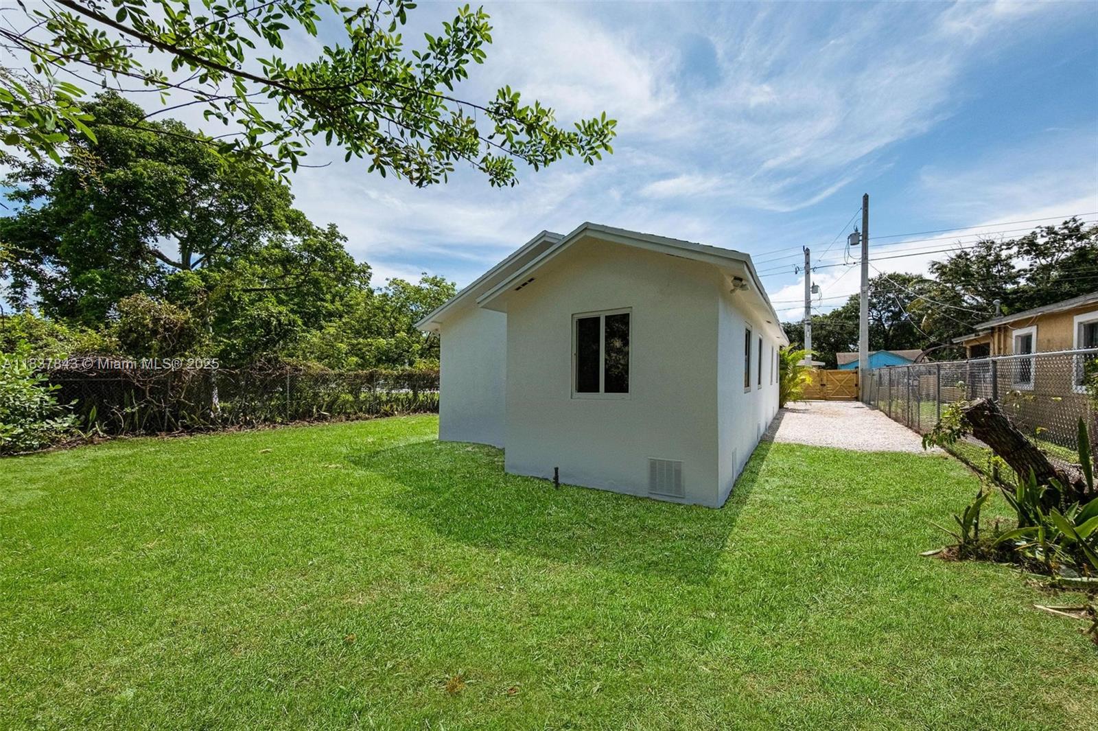 BUENA VISTA GARDENS EXTEN - Residential