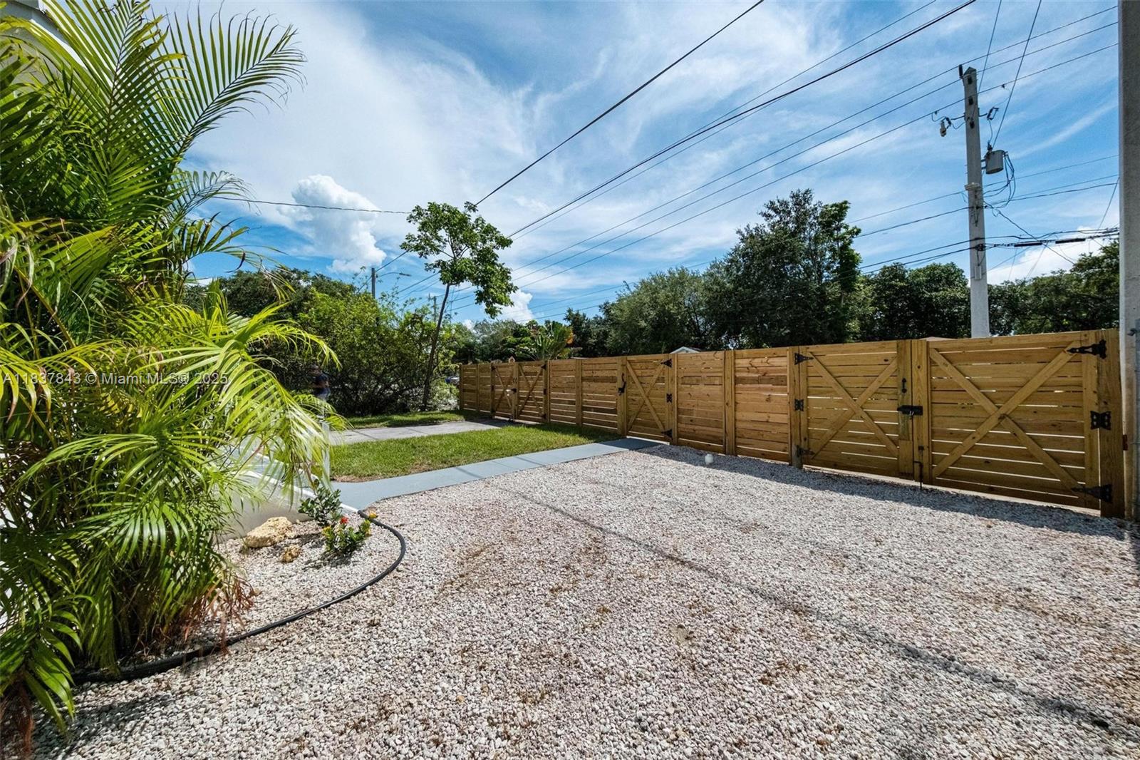 BUENA VISTA GARDENS EXTEN - Residential