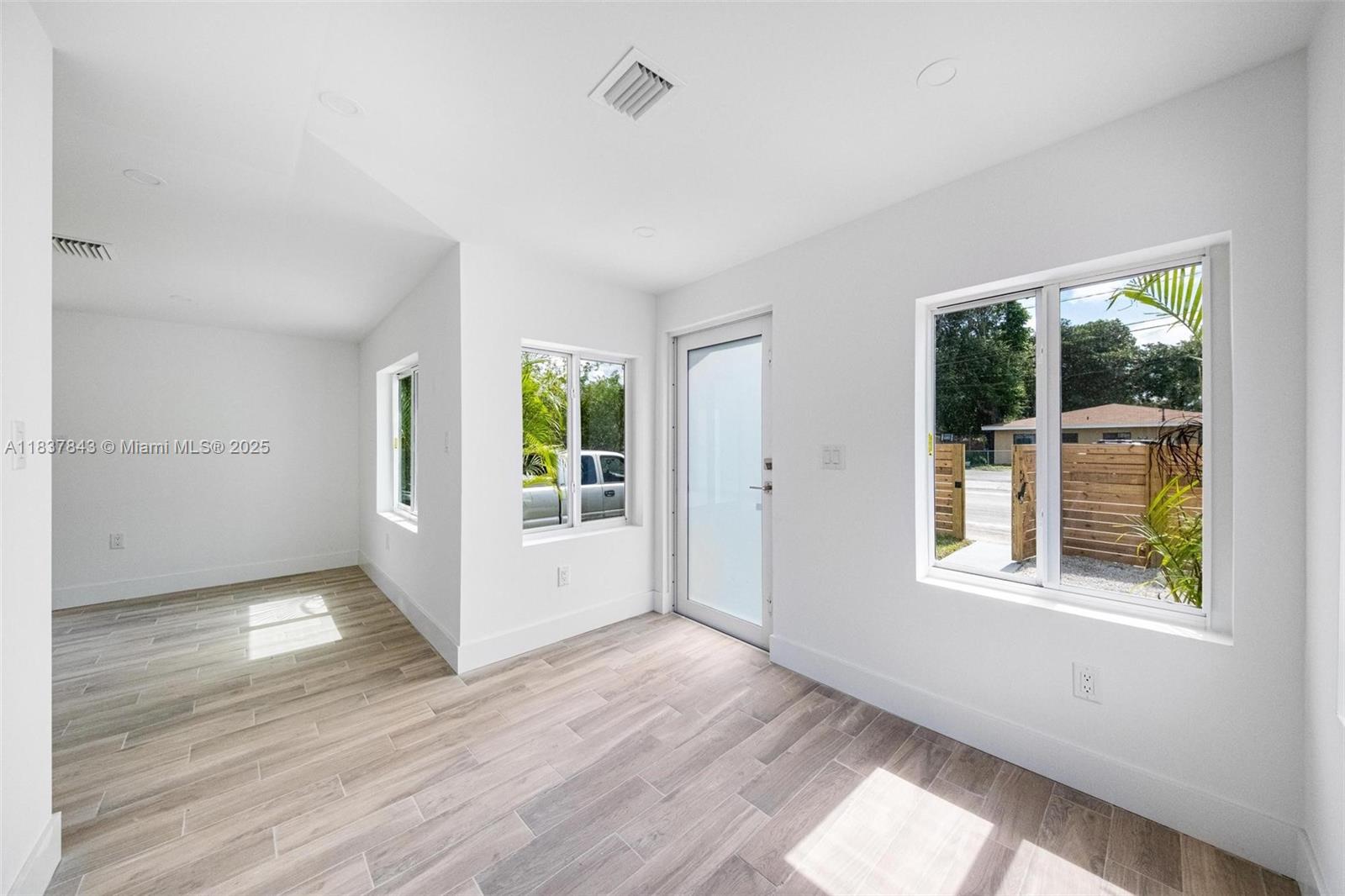 BUENA VISTA GARDENS EXTEN - Residential