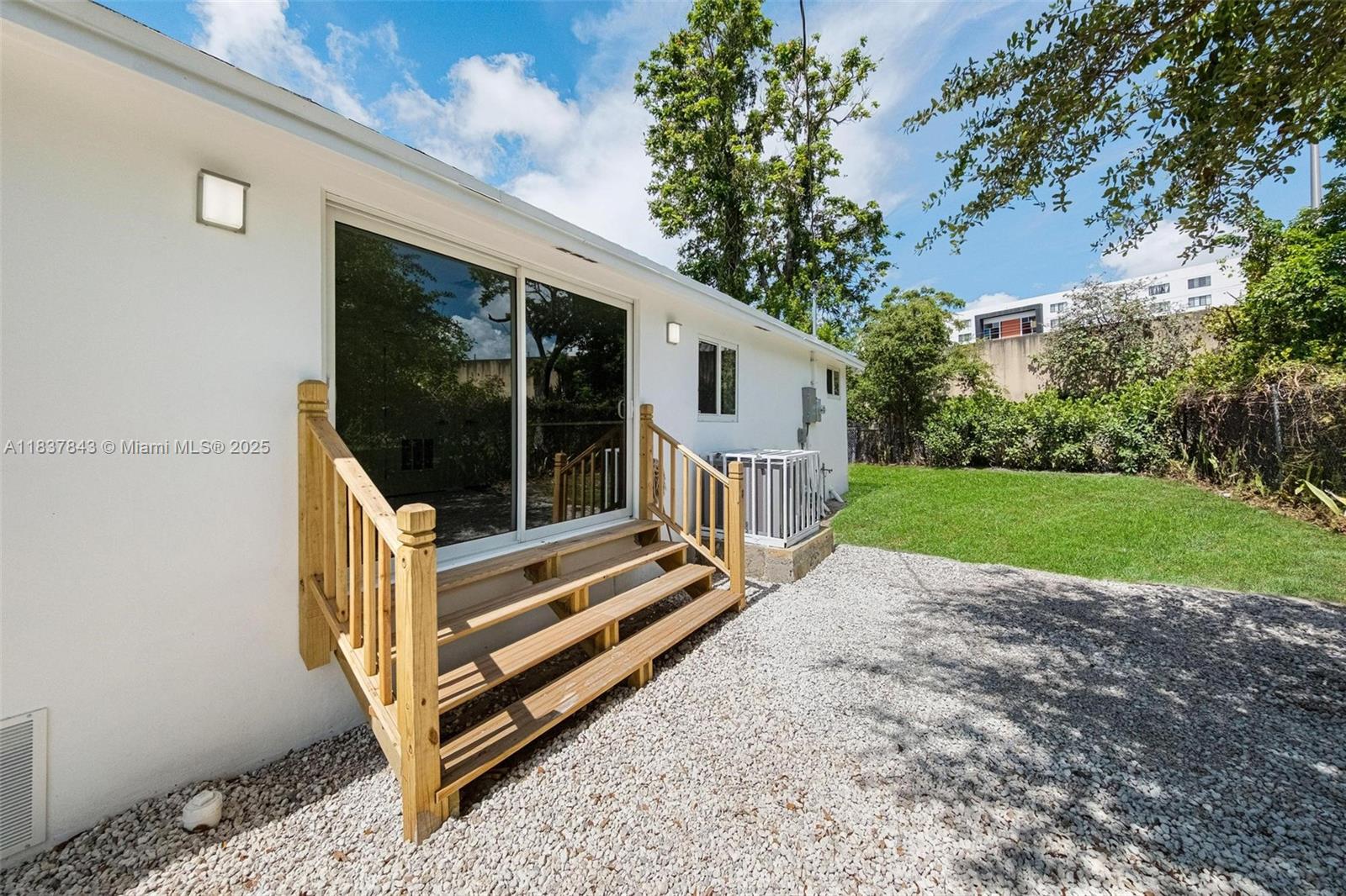 BUENA VISTA GARDENS EXTEN - Residential