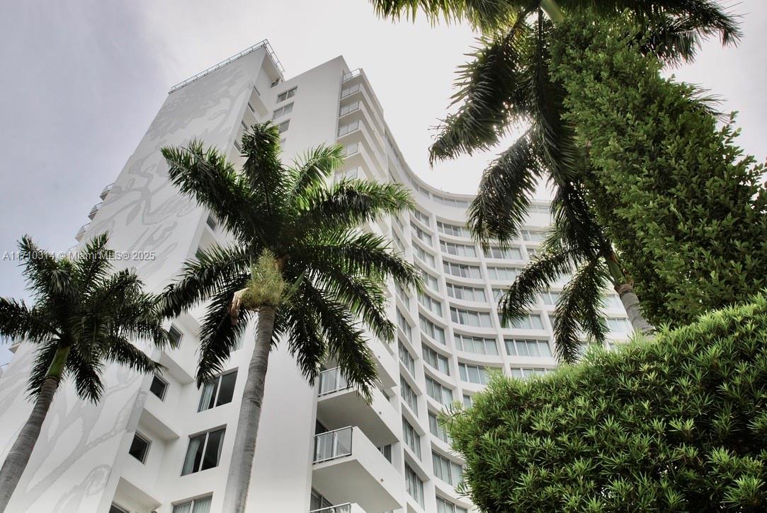 Property for Sale at 1100 West Ave 1601, Miami Beach, Miami-Dade County, Florida - Bedrooms: 1 
Bathrooms: 1  - $499,000