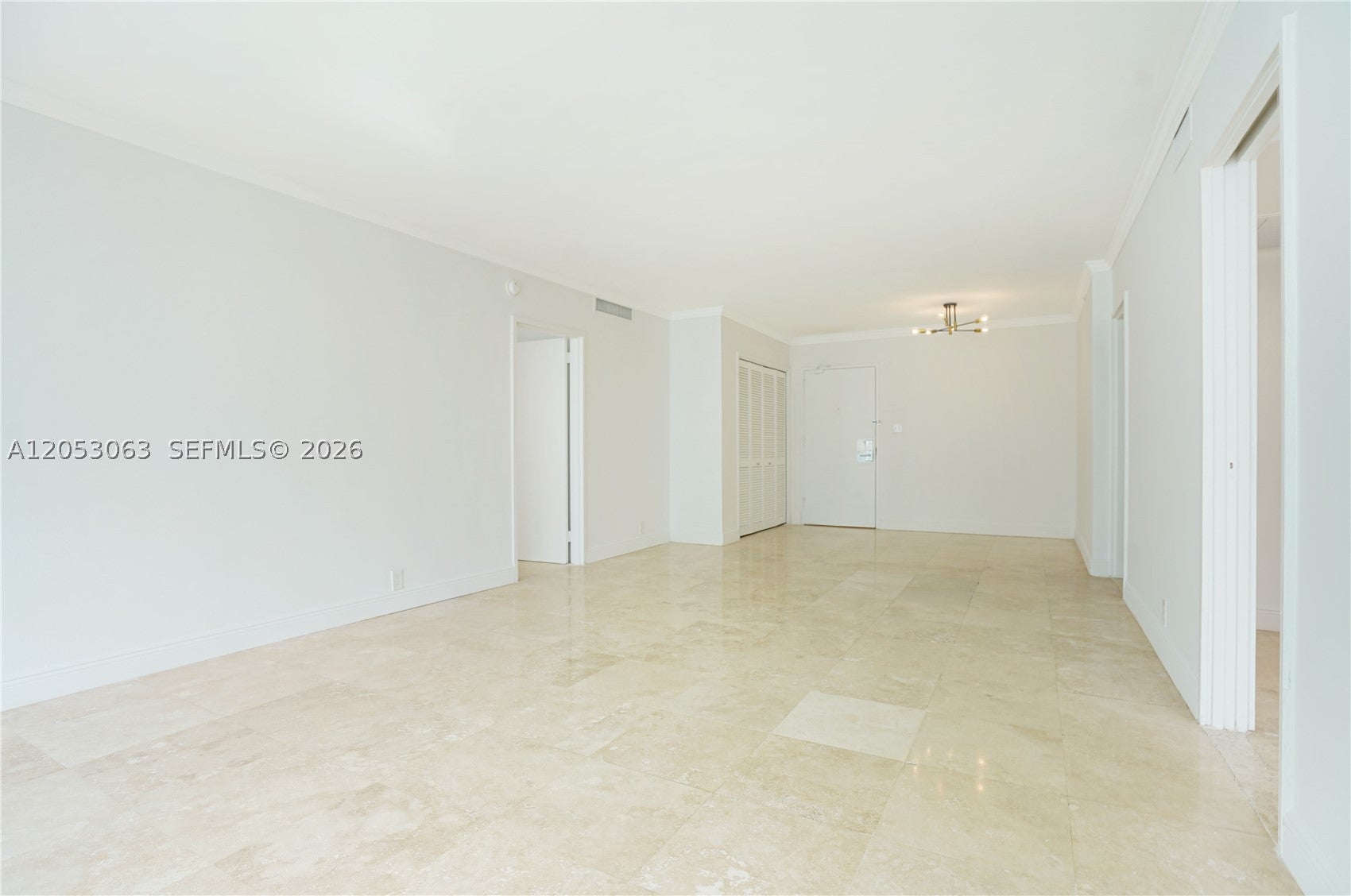 5101 Collins Ave 14L