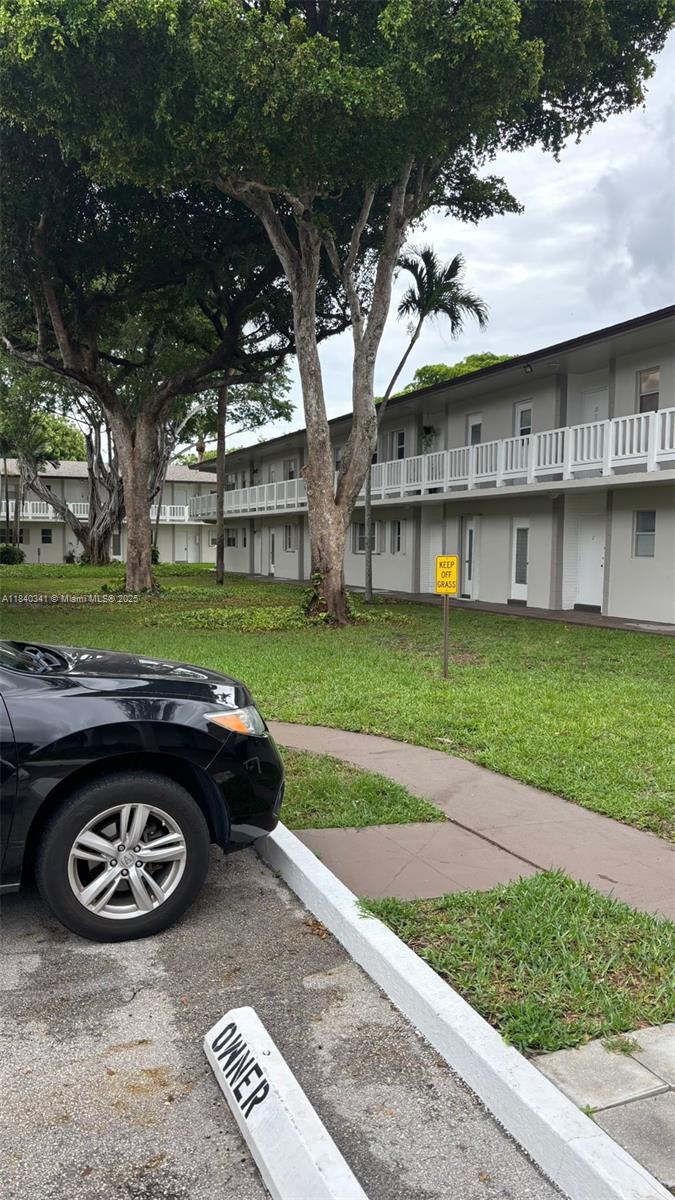 Welcome to your dream home! Move in easily into this fully 2-bed 1 bath unit with ceramic tile floor .Convenient 1st floor unit . Close to deerfield beach , I-95 , walking distance to deerfield beach middle schooll .The unit has a Kitchen updated with a marble countertop and stainless steel appliances. Enjoy the convenience of an in-unit washer and dryer in unit. Located in a community offering a resort-style swimming pool and picnic area. Just steps away from the ballpark , supermarkets, restaurants, and major highways. Live with ease, style, and access to it all! . No age restrictions. Schedule your showing today!
