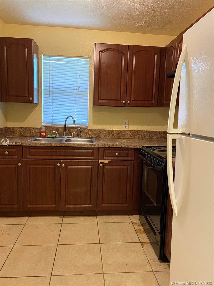 Great Condo located in the heart of lauderhill. Unit has tile thru out. Rent includes water, sewer, trash, laundry facility, pool etc. Complex is within quick walk of buses and shopping etc Great landlord looking for long term tenant. FIRST, LAST AND SECURITY MOVE IN!