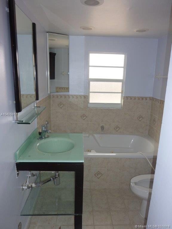 GULFSTREAM ESTATES 37-6 B - Residential Lease