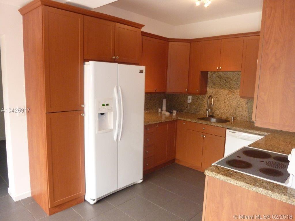 GULFSTREAM ESTATES 37-6 B - Residential Lease