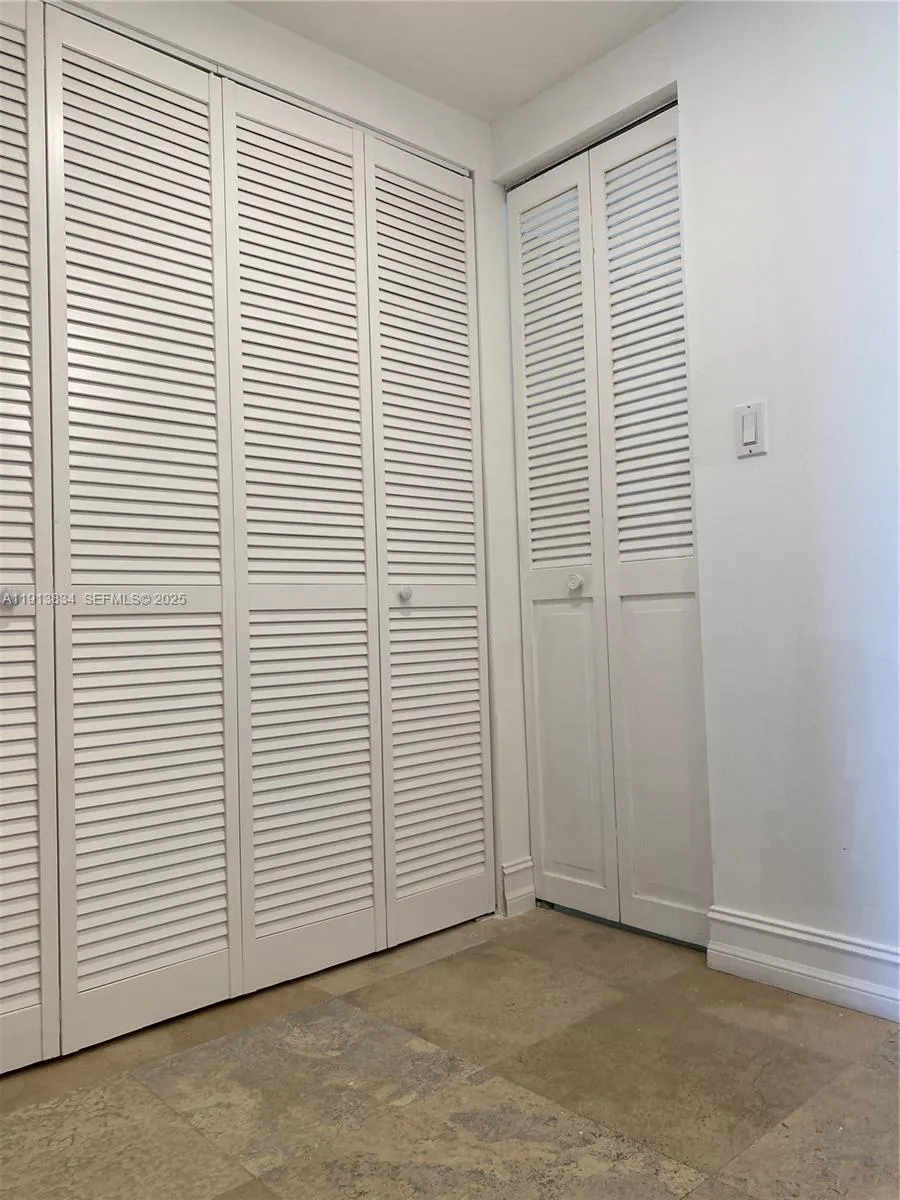 Key Biscayne, Florida 33149, United States, 2 Bedrooms Bedrooms, ,2 BathroomsBathrooms,Residential,Active,243206