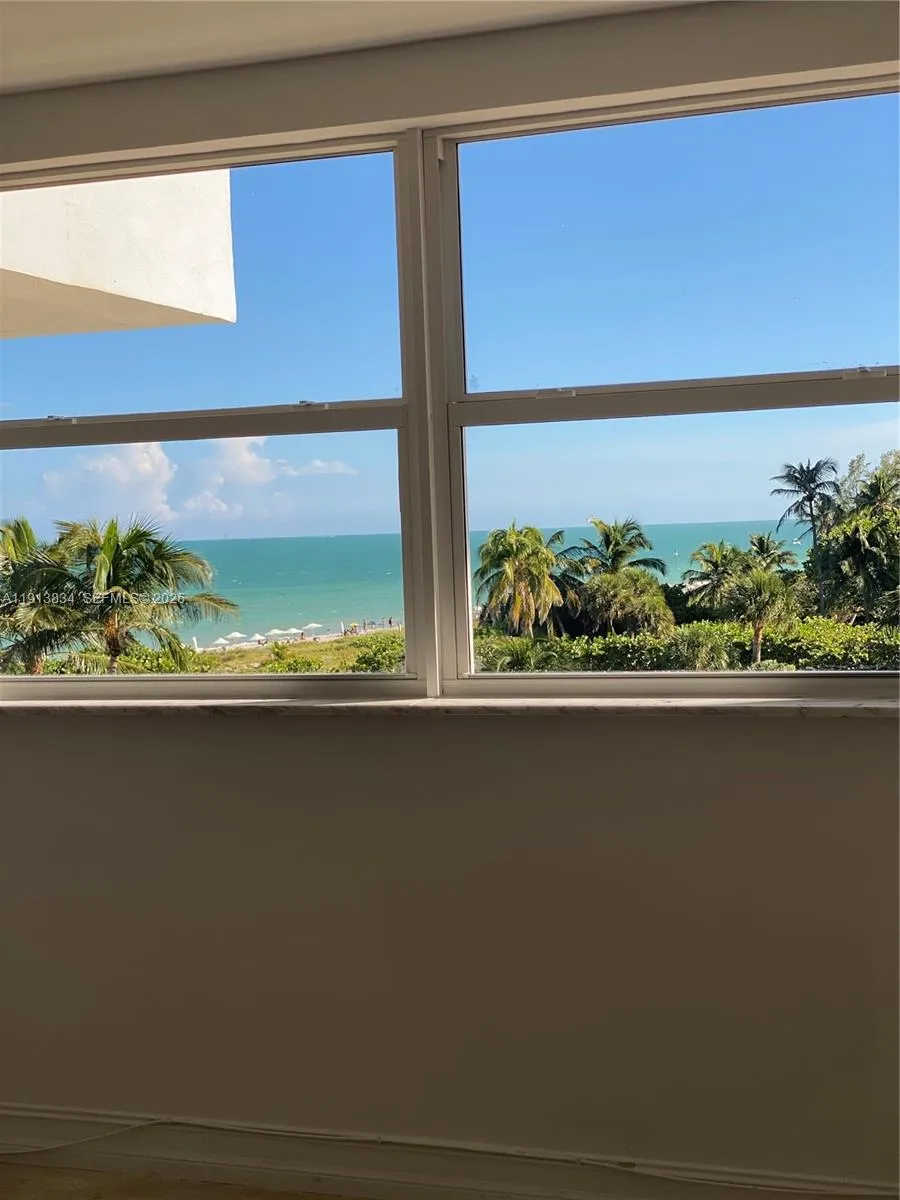 Key Biscayne, Florida 33149, United States, 2 Bedrooms Bedrooms, ,2 BathroomsBathrooms,Residential,Active,243206