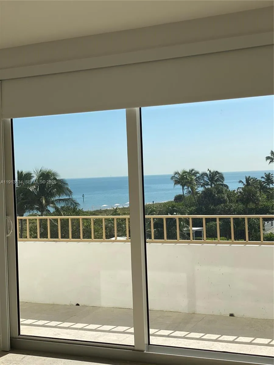 Key Biscayne, Florida 33149, United States, 2 Bedrooms Bedrooms, ,2 BathroomsBathrooms,Residential,Active,243206