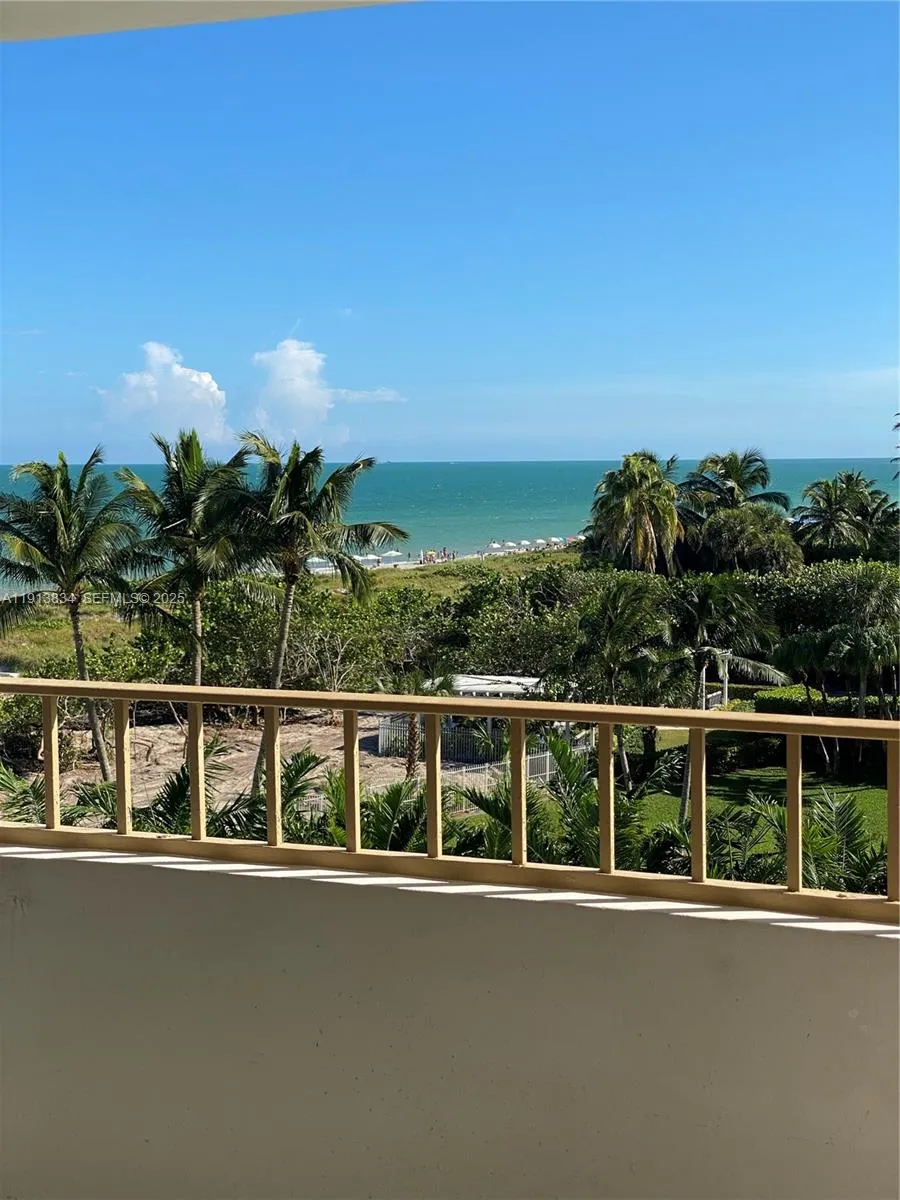 Key Biscayne, Florida 33149, United States, 2 Bedrooms Bedrooms, ,2 BathroomsBathrooms,Residential,Active,243206