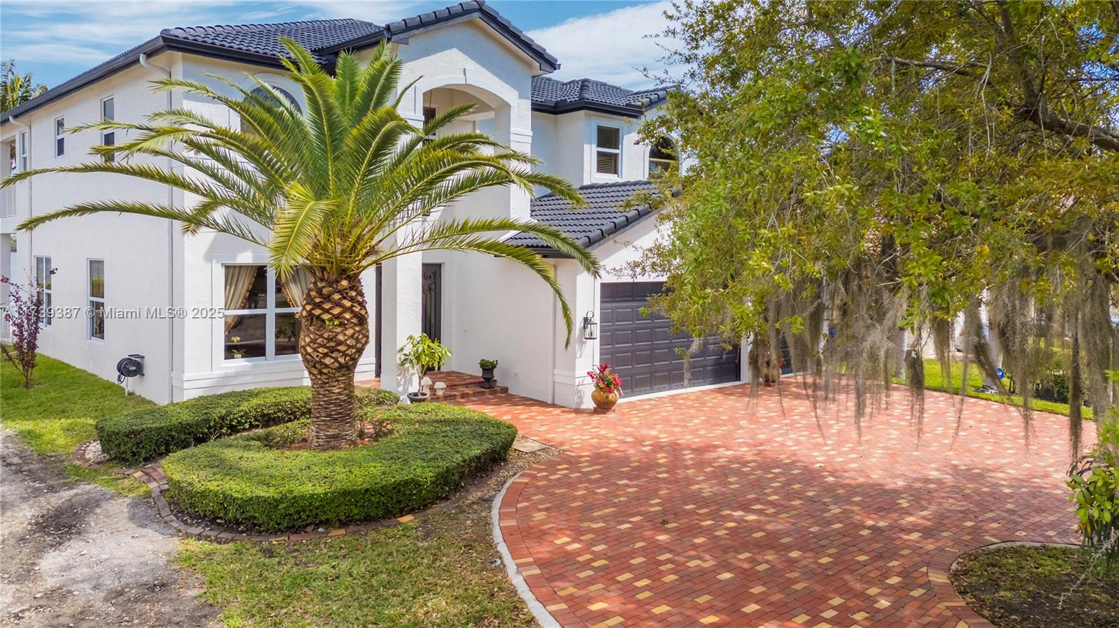 Property for Sale at 19239 Sw 54th St, Miramar, Broward County, Florida - Bedrooms: 5 
Bathrooms: 4  - $1,599,999