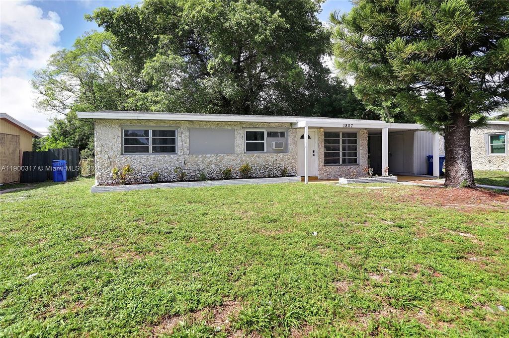 Photo of 1807 NW 15th Ave, Fort Lauderdale, FL 33311 (MLS # A11900317)