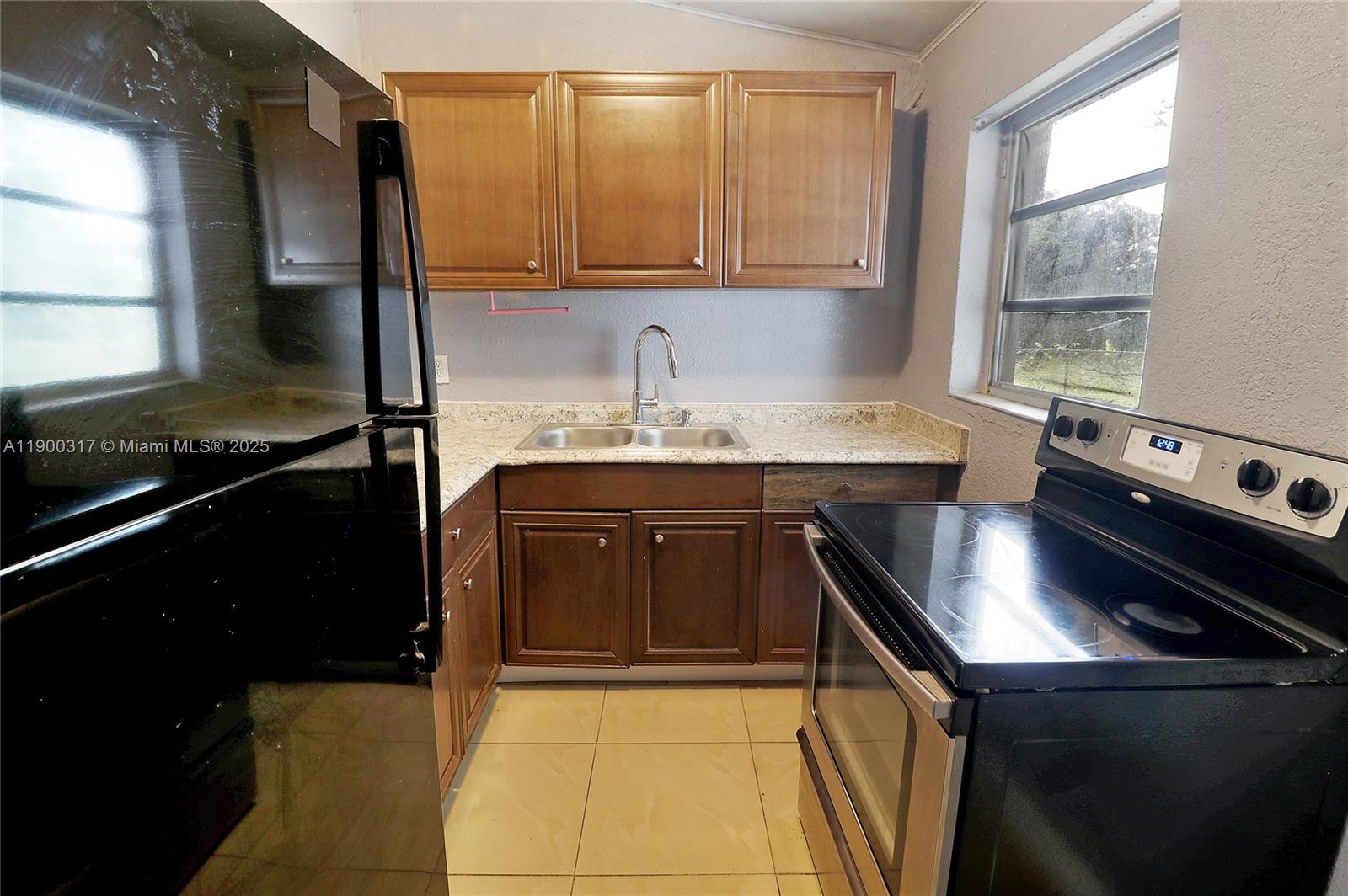 LAUDERDALE MANORS AMEN RE - Residential