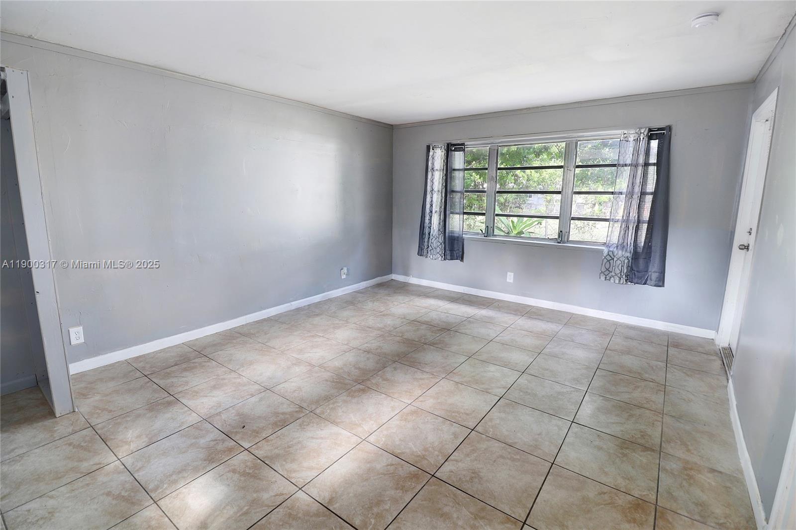 LAUDERDALE MANORS AMEN RE - Residential