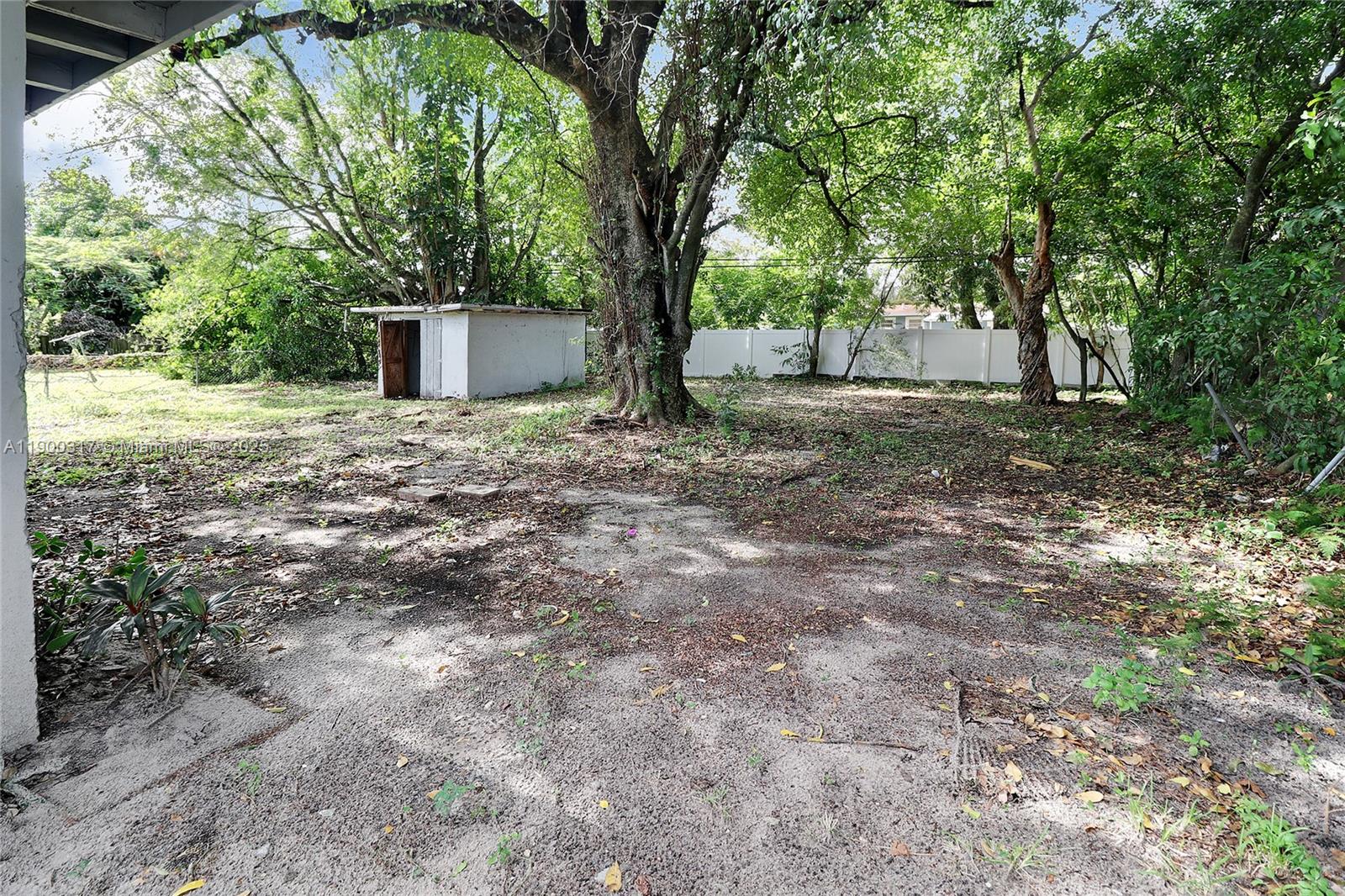 LAUDERDALE MANORS AMEN RE - Residential