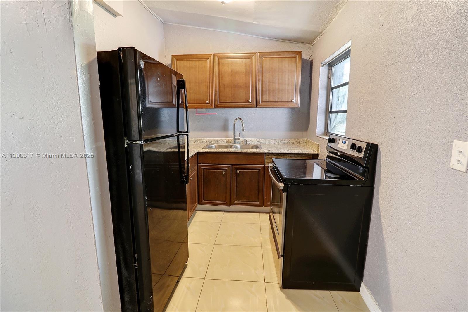 LAUDERDALE MANORS AMEN RE - Residential