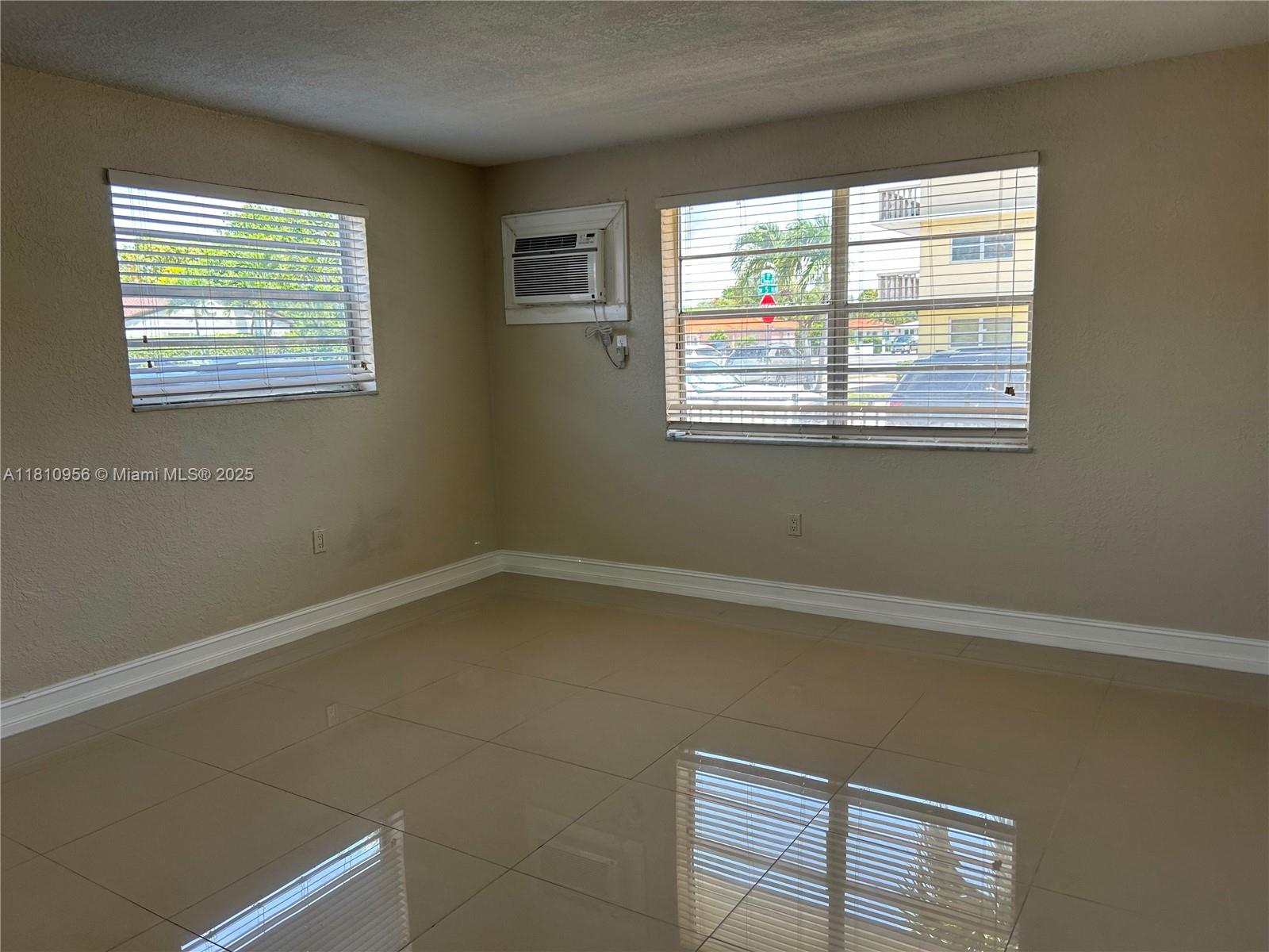 543 SW 37th Ave 1