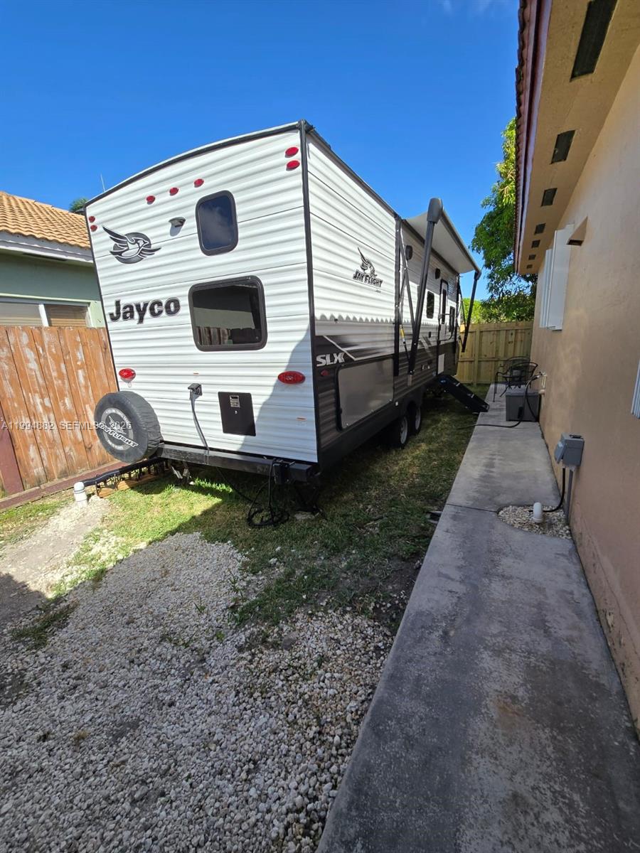 TENNESSEE ESTATES - Residential Lease