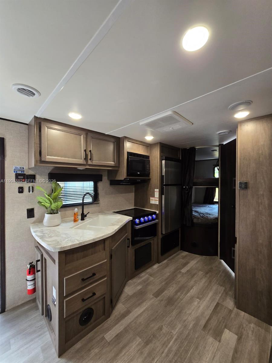 TENNESSEE ESTATES - Residential Lease