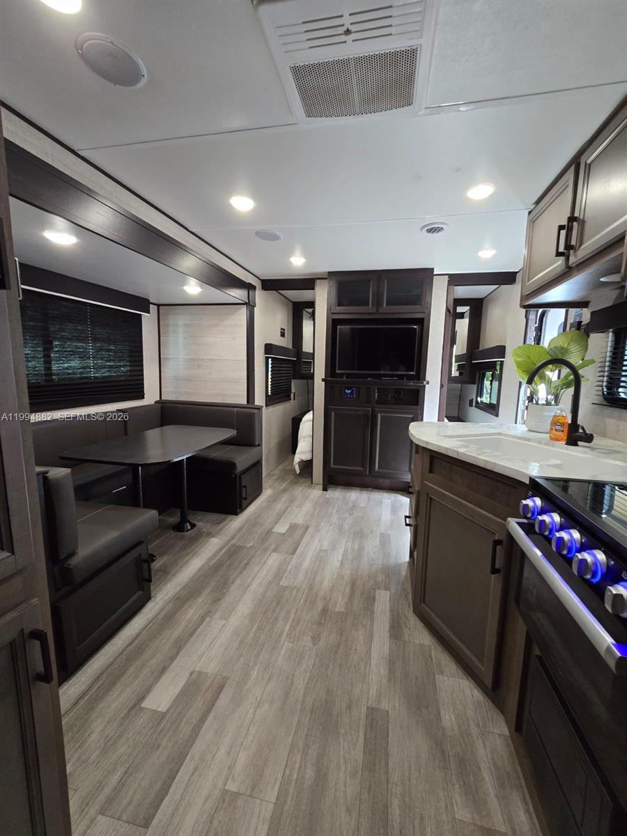 TENNESSEE ESTATES - Residential Lease