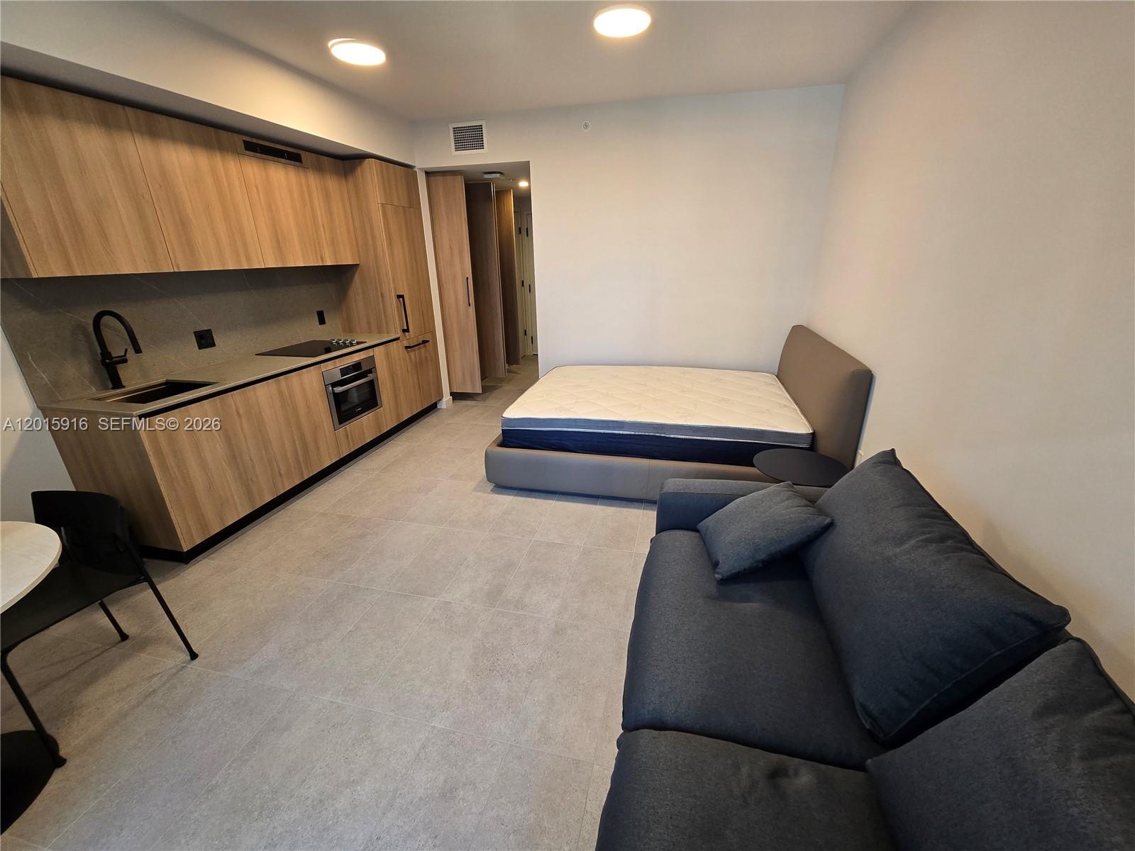 501 FIRST RESIDENCES - Residential