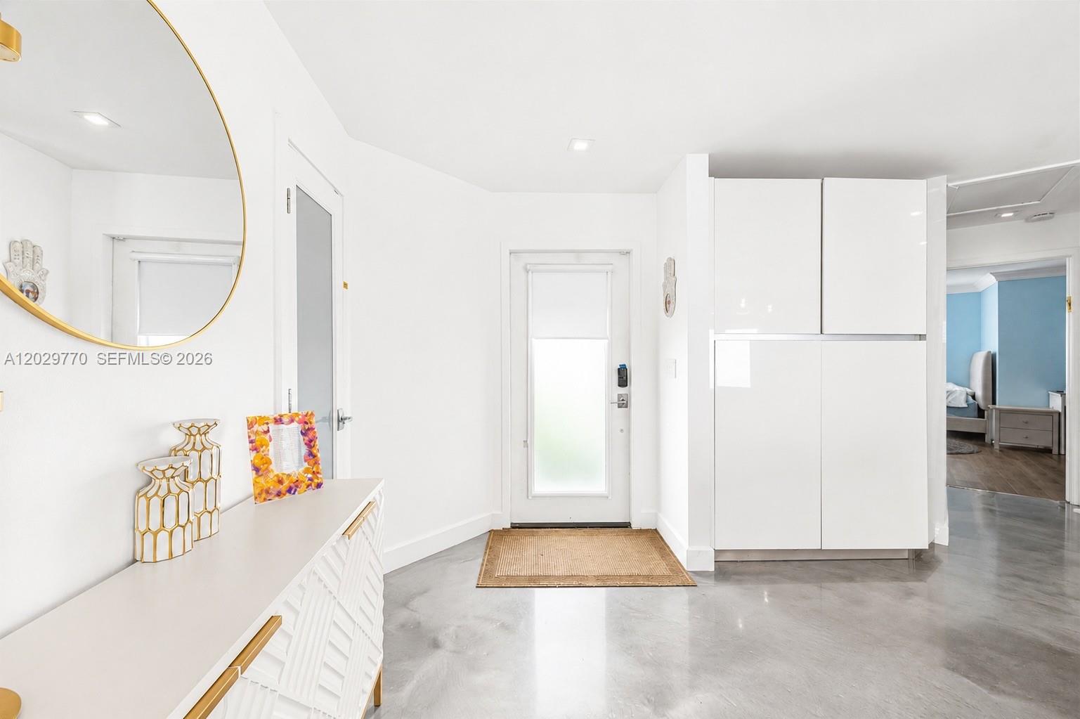 2558 NE 206th Ter