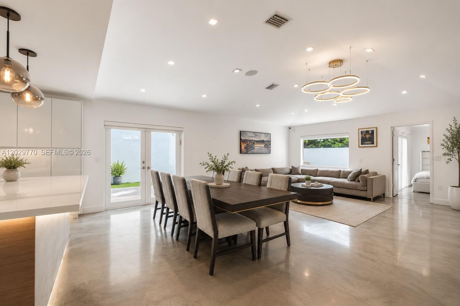 2558 NE 206th Ter
