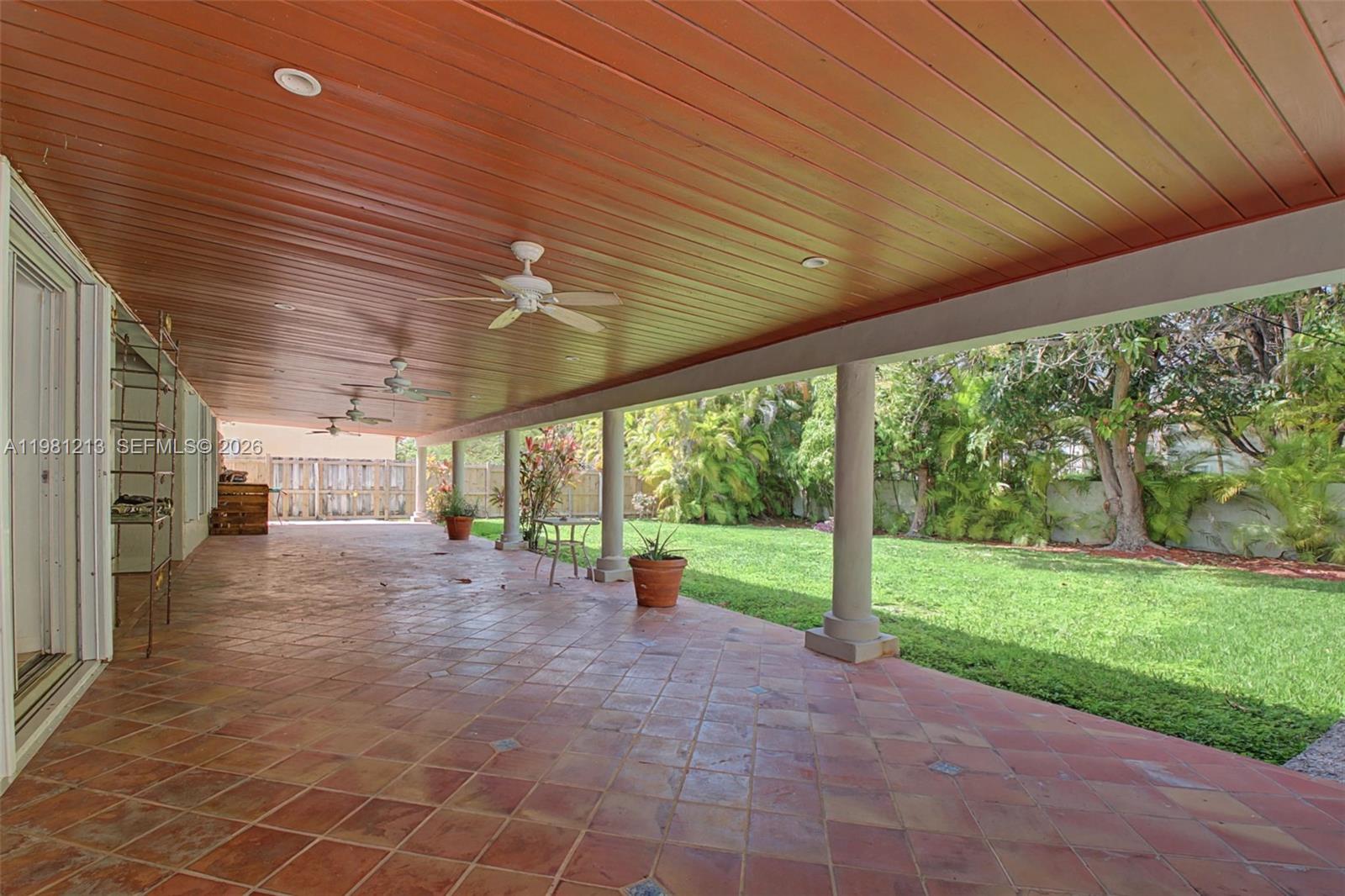 MUNNE ROYAL HOMES - Residential Lease