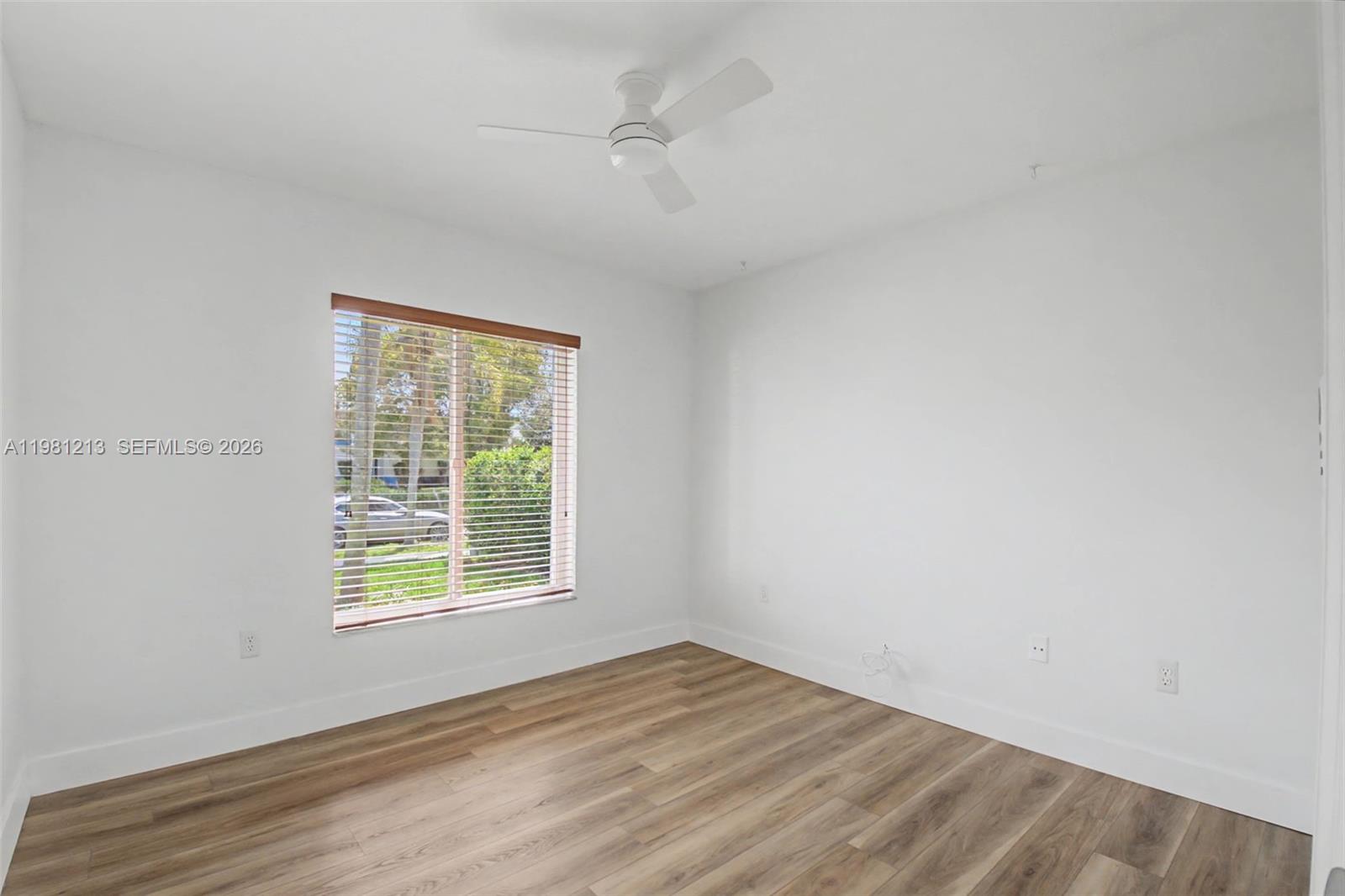 MUNNE ROYAL HOMES - Residential Lease