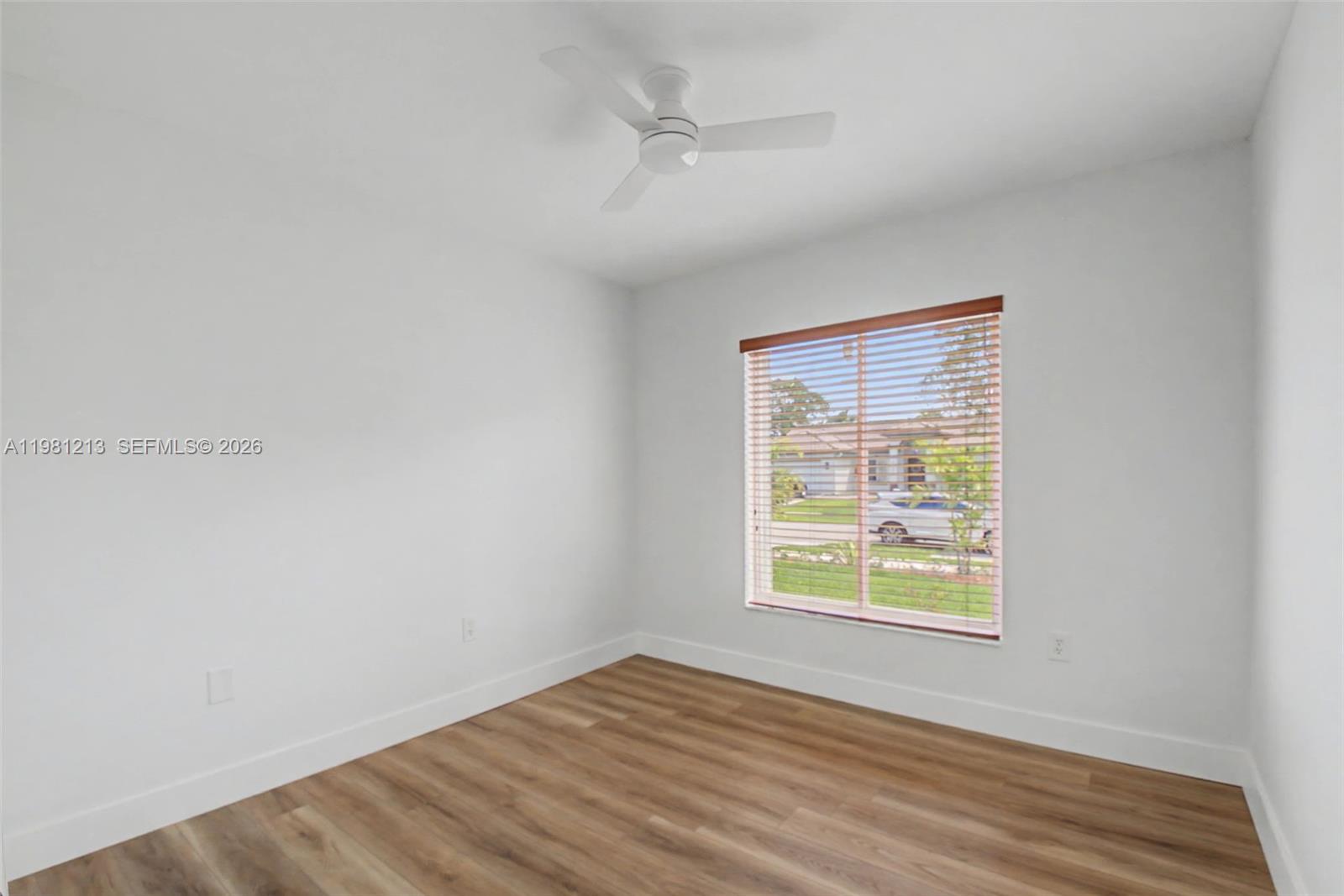 MUNNE ROYAL HOMES - Residential Lease