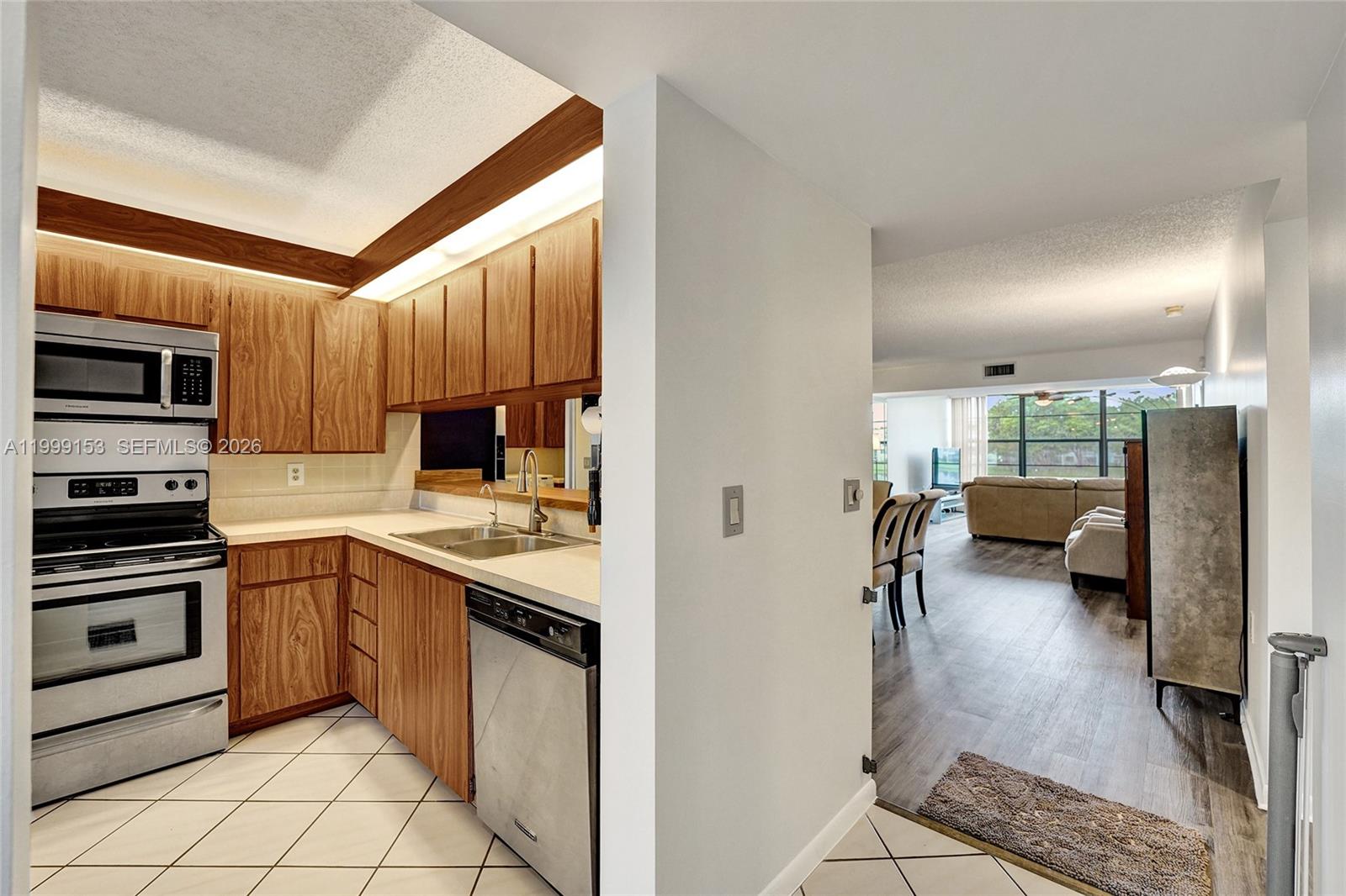 CONDO 13 OF WHITEHALL CON - Residential