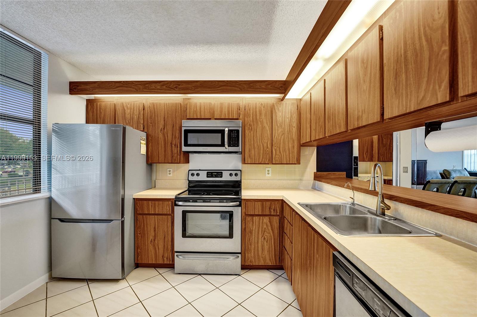 CONDO 13 OF WHITEHALL CON - Residential