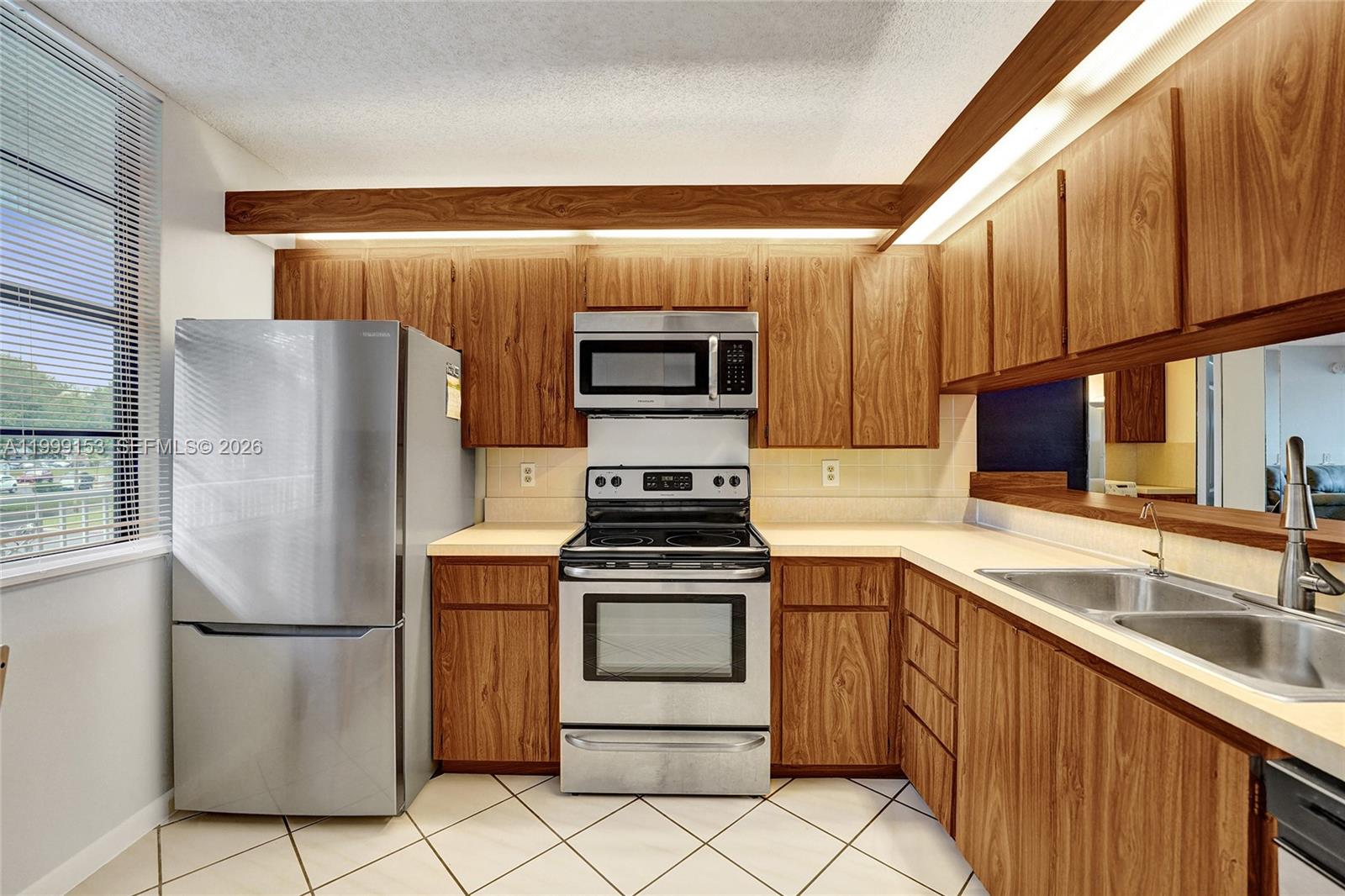 CONDO 13 OF WHITEHALL CON - Residential