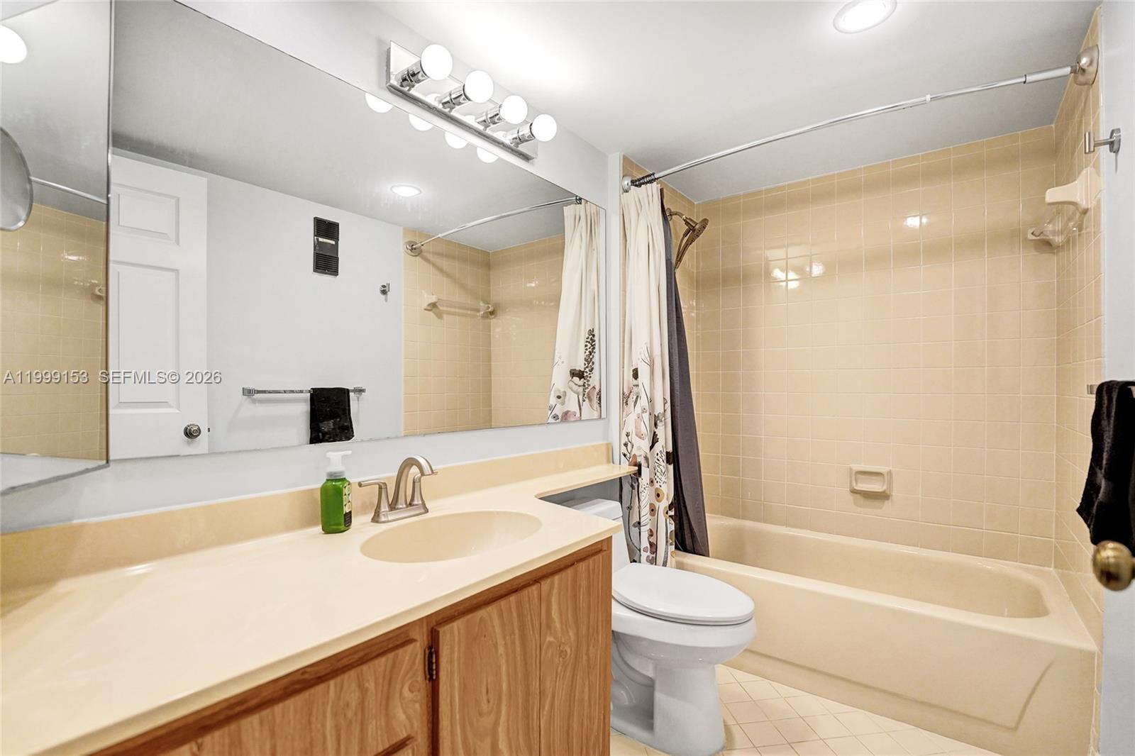 CONDO 13 OF WHITEHALL CON - Residential