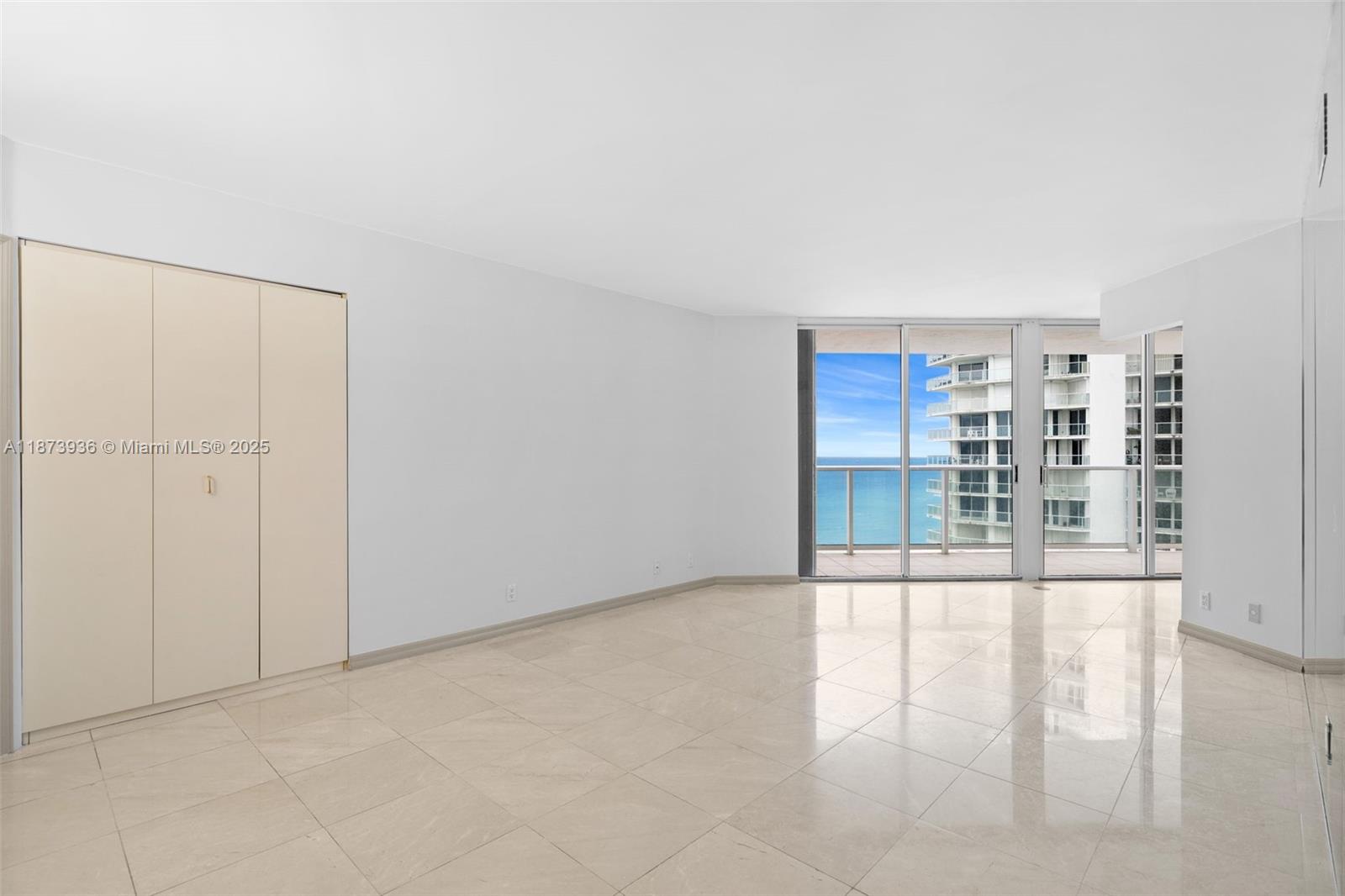 OCEANIA III CONDO - Residential