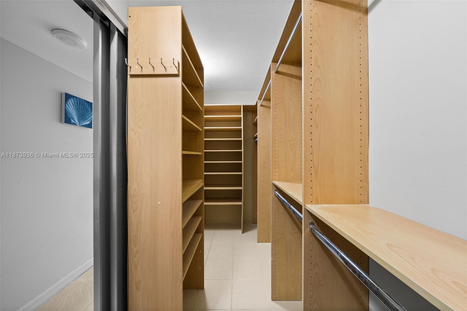 OCEANIA III CONDO - Residential