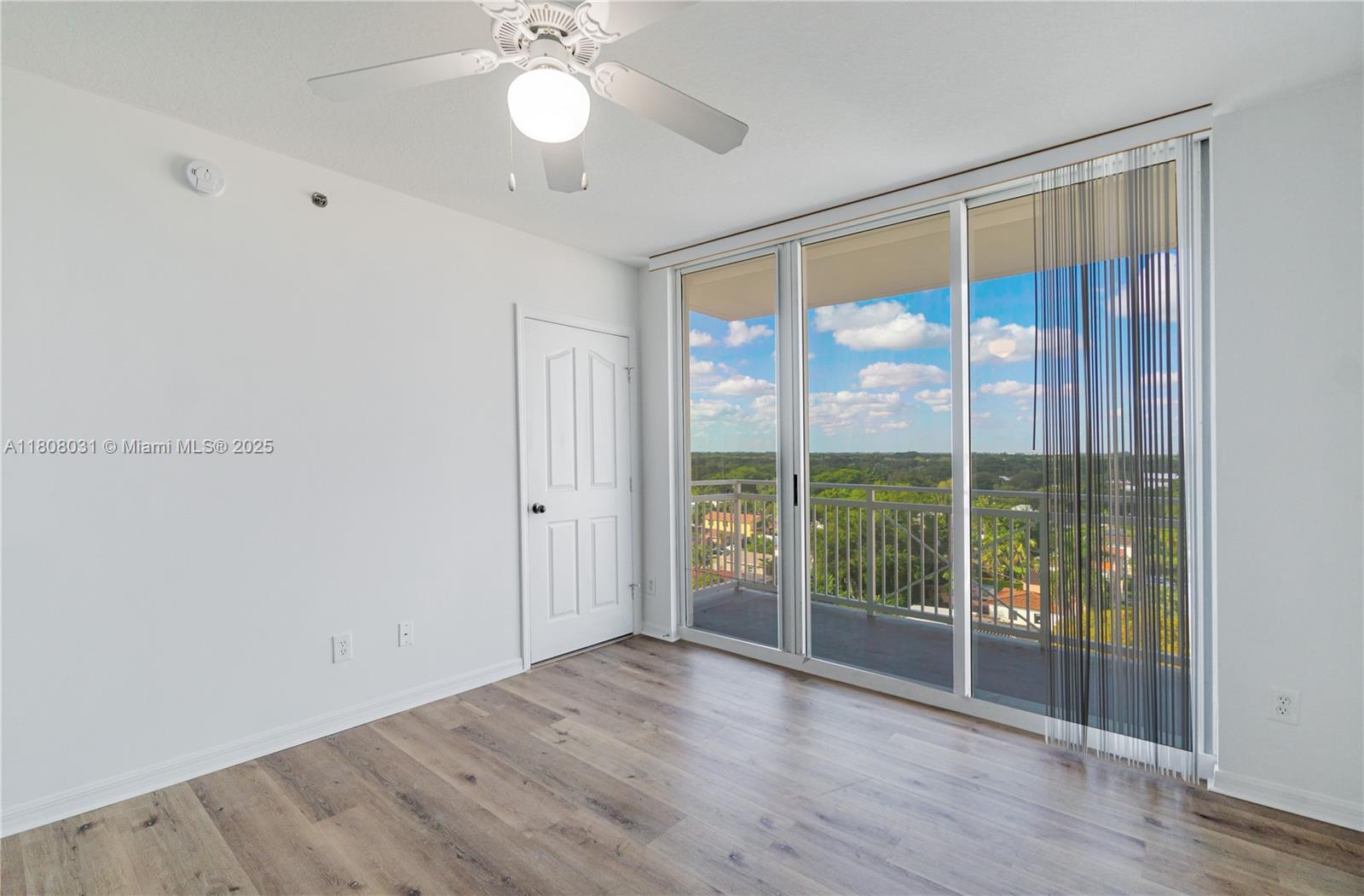 DA VINCI ON DOUGLAS CONDO - Residential