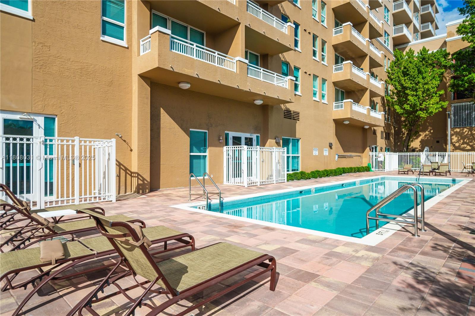 DA VINCI ON DOUGLAS CONDO - Residential