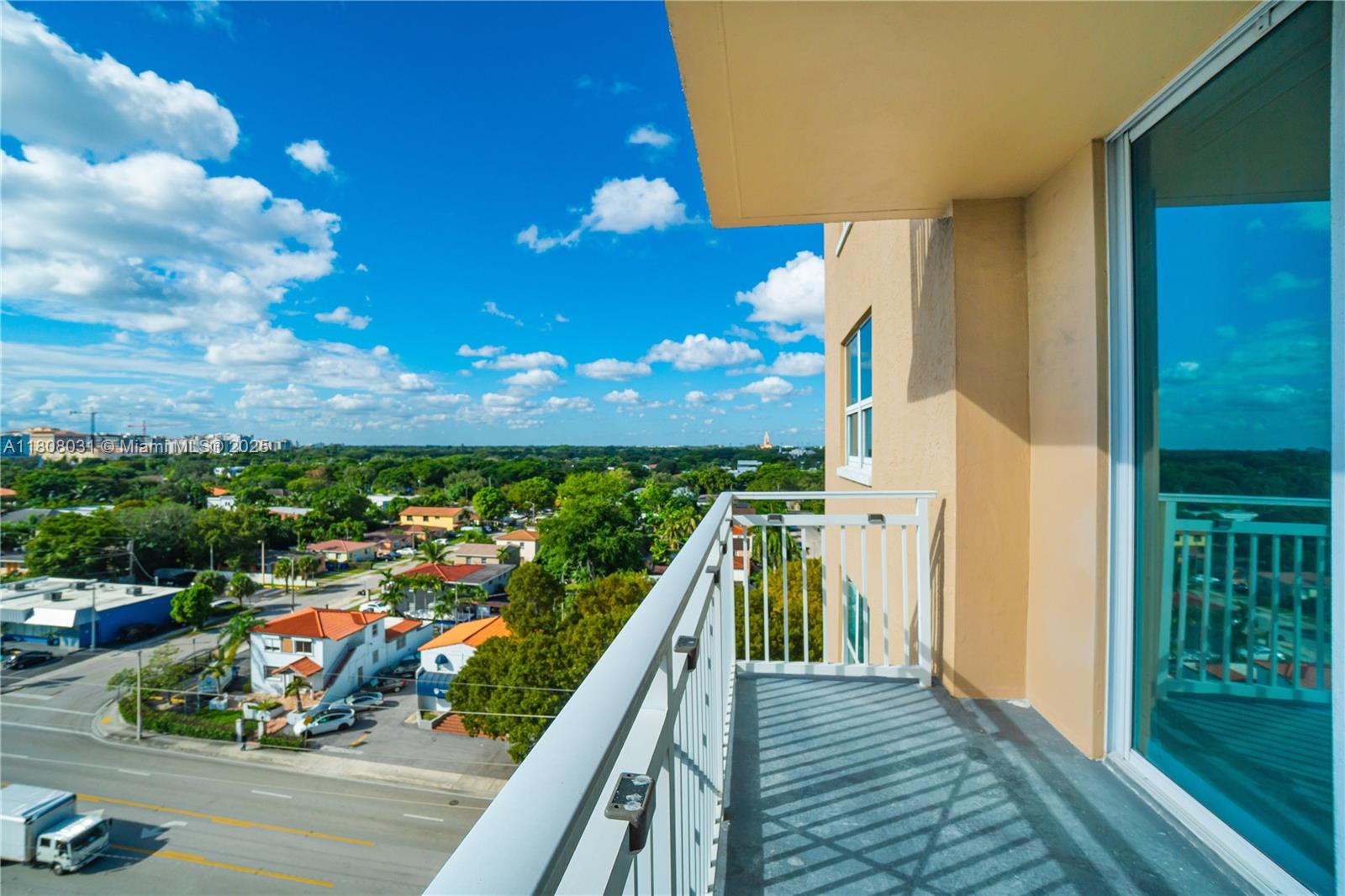 DA VINCI ON DOUGLAS CONDO - Residential