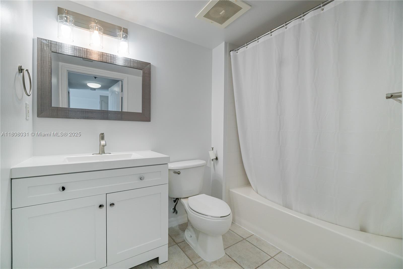DA VINCI ON DOUGLAS CONDO - Residential
