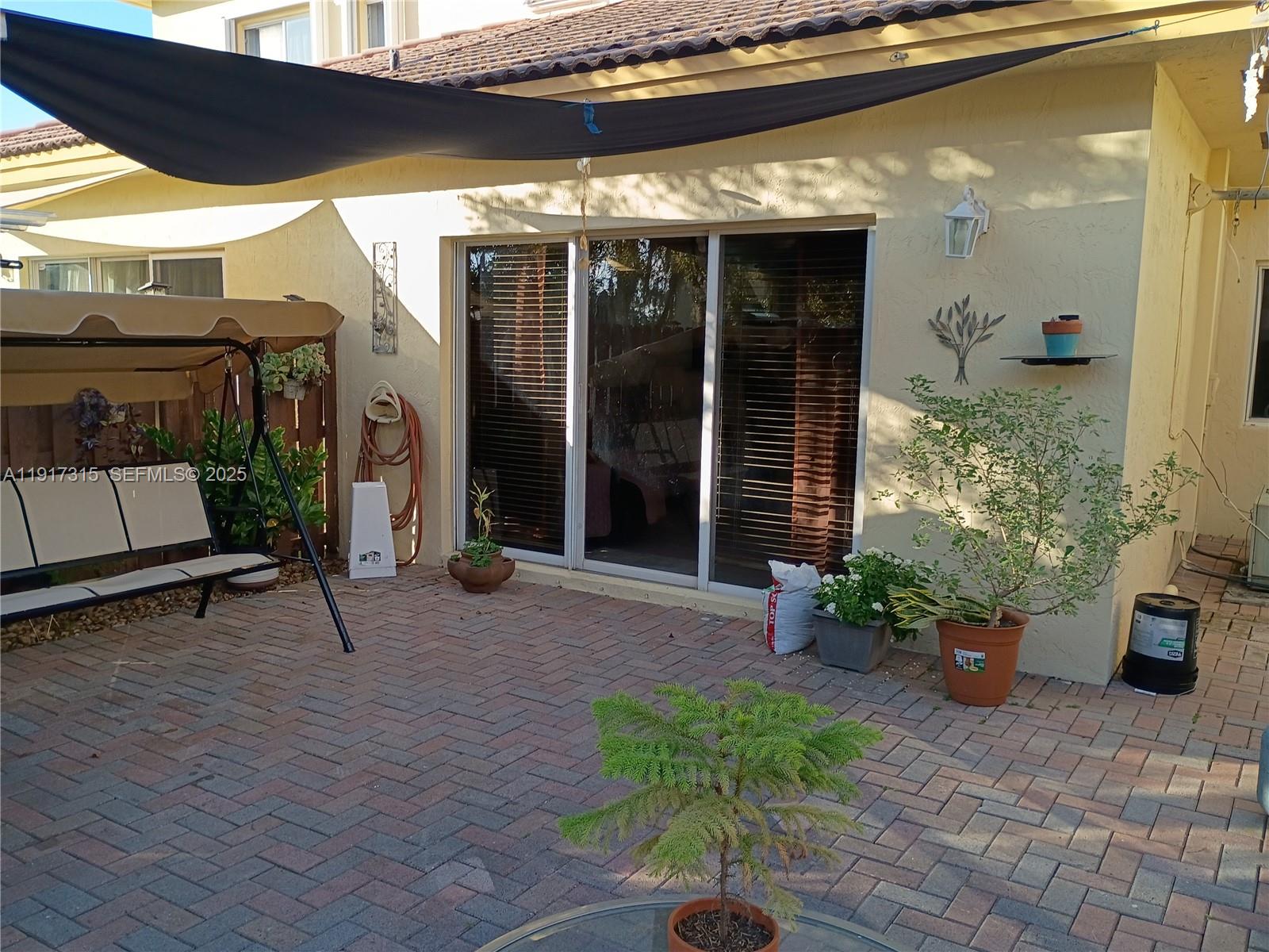 TWIN LAKE SHORES CENTRAL - Residential Lease