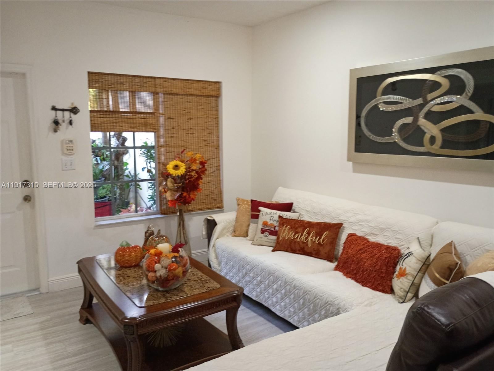 TWIN LAKE SHORES CENTRAL - Residential Lease