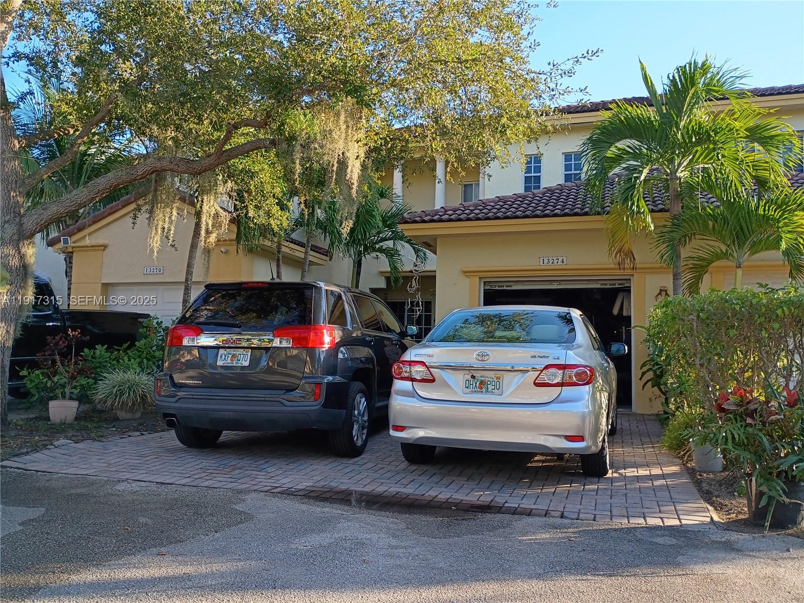 TWIN LAKE SHORES CENTRAL - Residential Lease