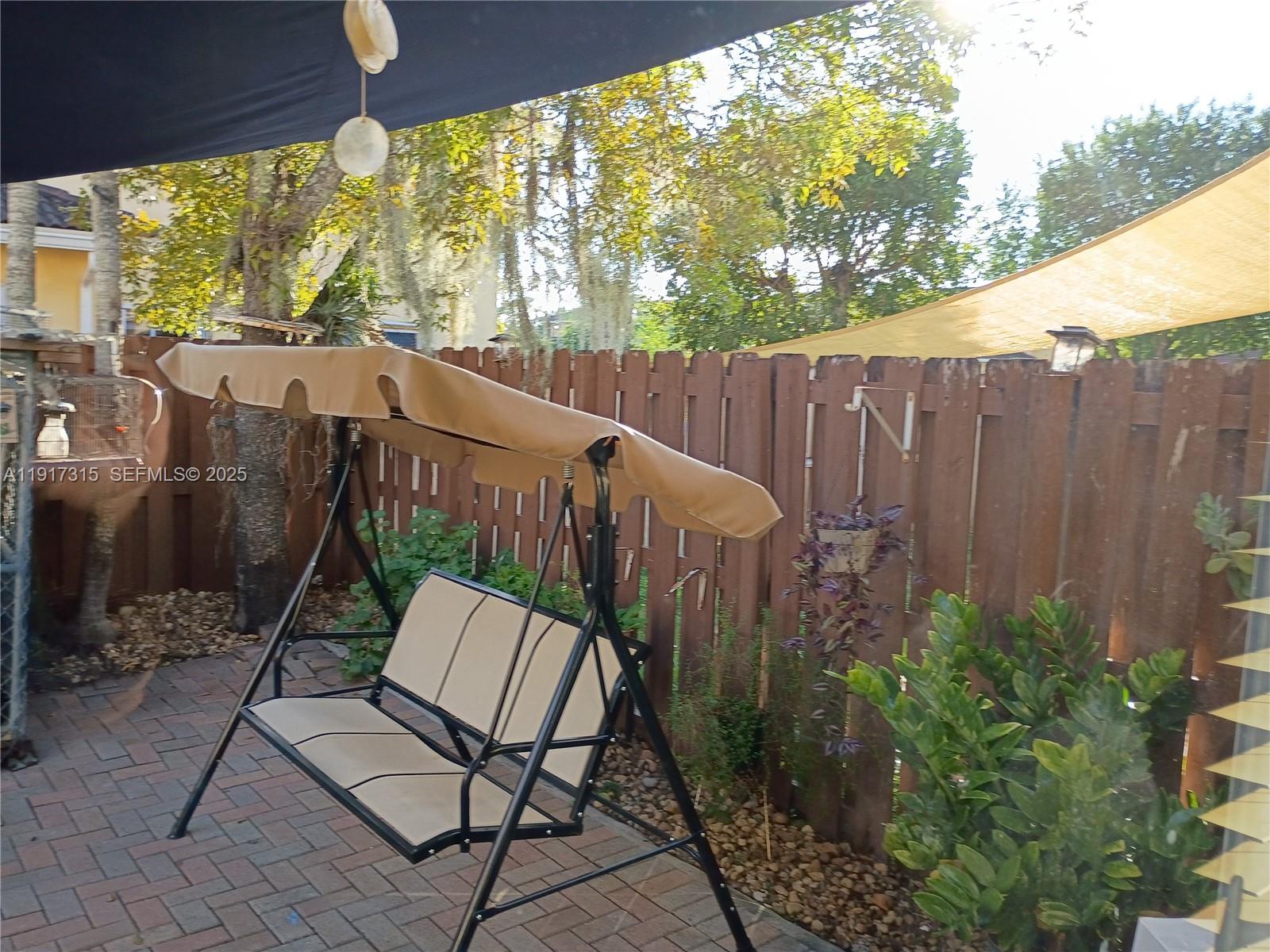 TWIN LAKE SHORES CENTRAL - Residential Lease