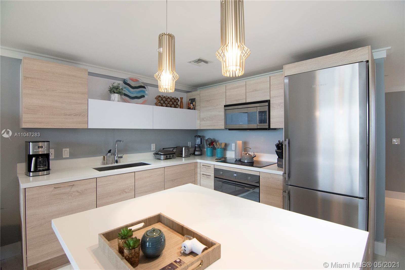 THE HARBOUR NORTH CONDO - Residential